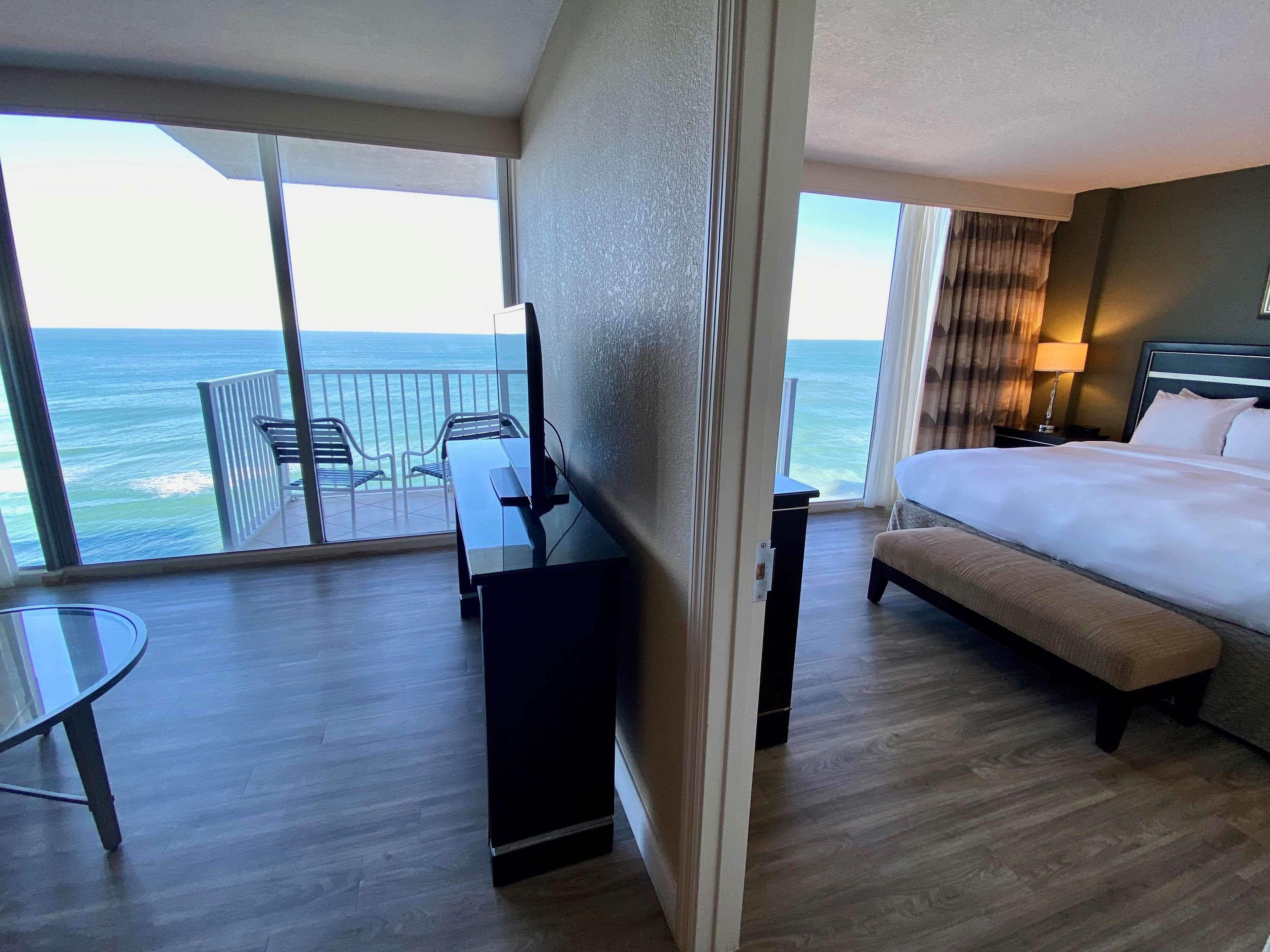 Radisson Suite Hotel Oceanfront - Image 2