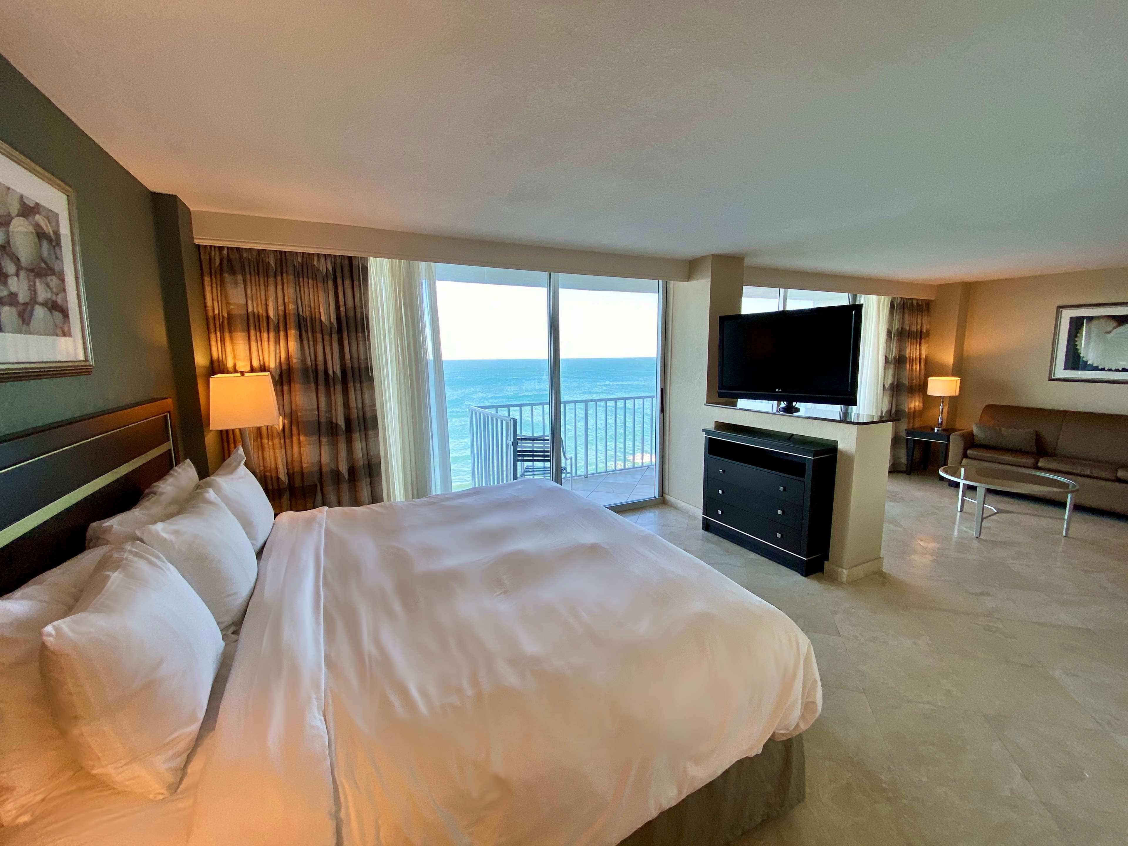 Radisson Suite Hotel Oceanfront — 34