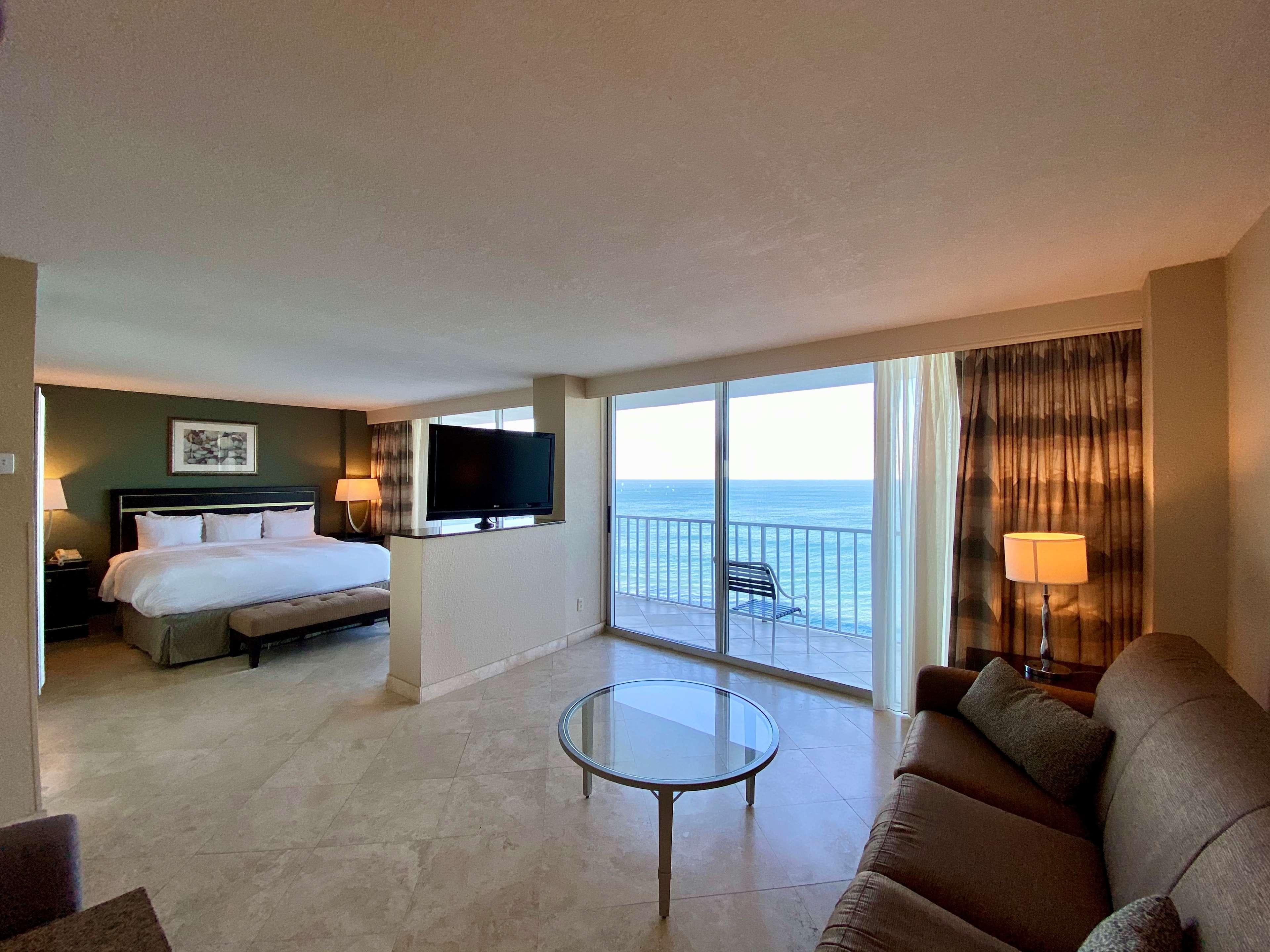 Radisson Suite Hotel Oceanfront — 35