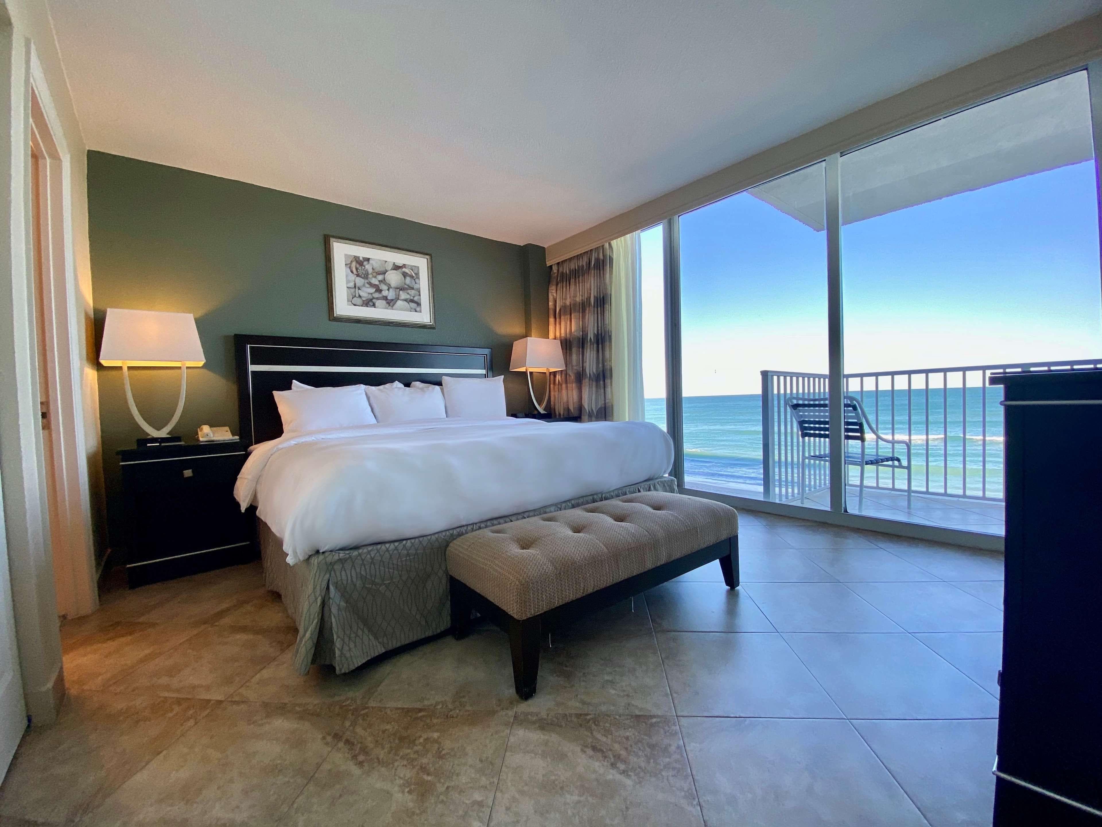 Radisson Suite Hotel Oceanfront - Image 1
