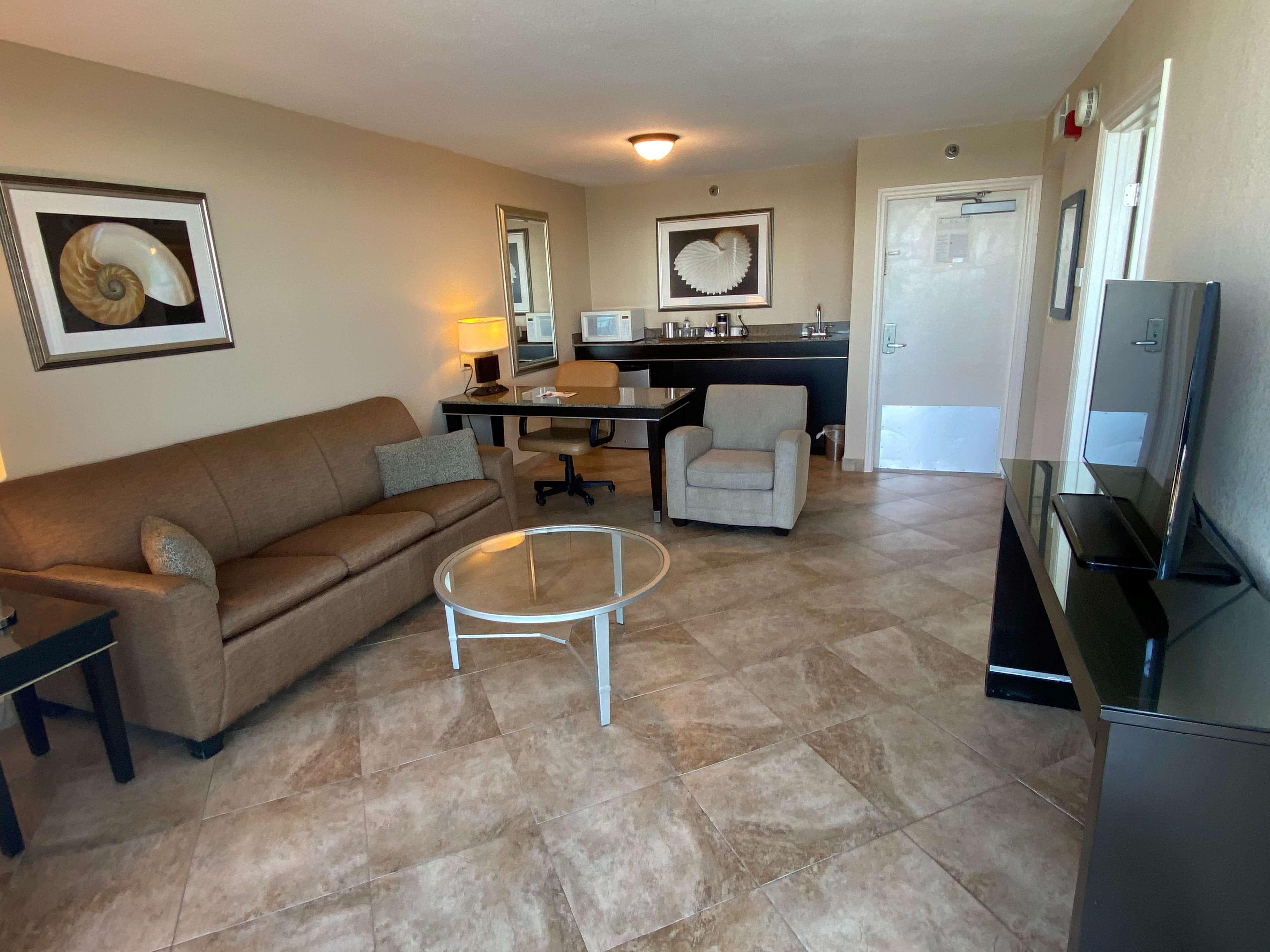 Radisson Suite Hotel Oceanfront — 12