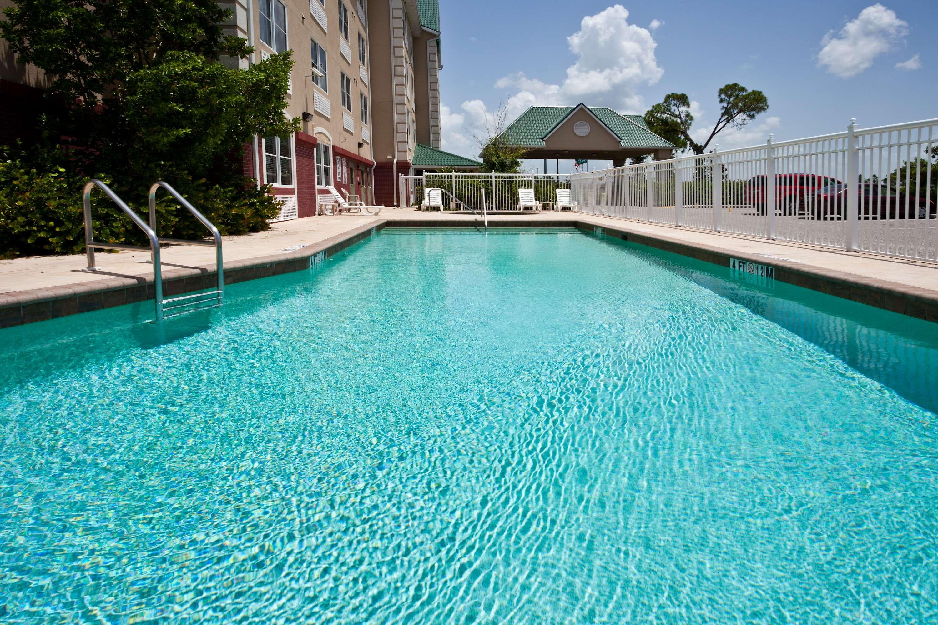 Country Inn & Suites by Radisson, Port Charlotte, FL - Image 1