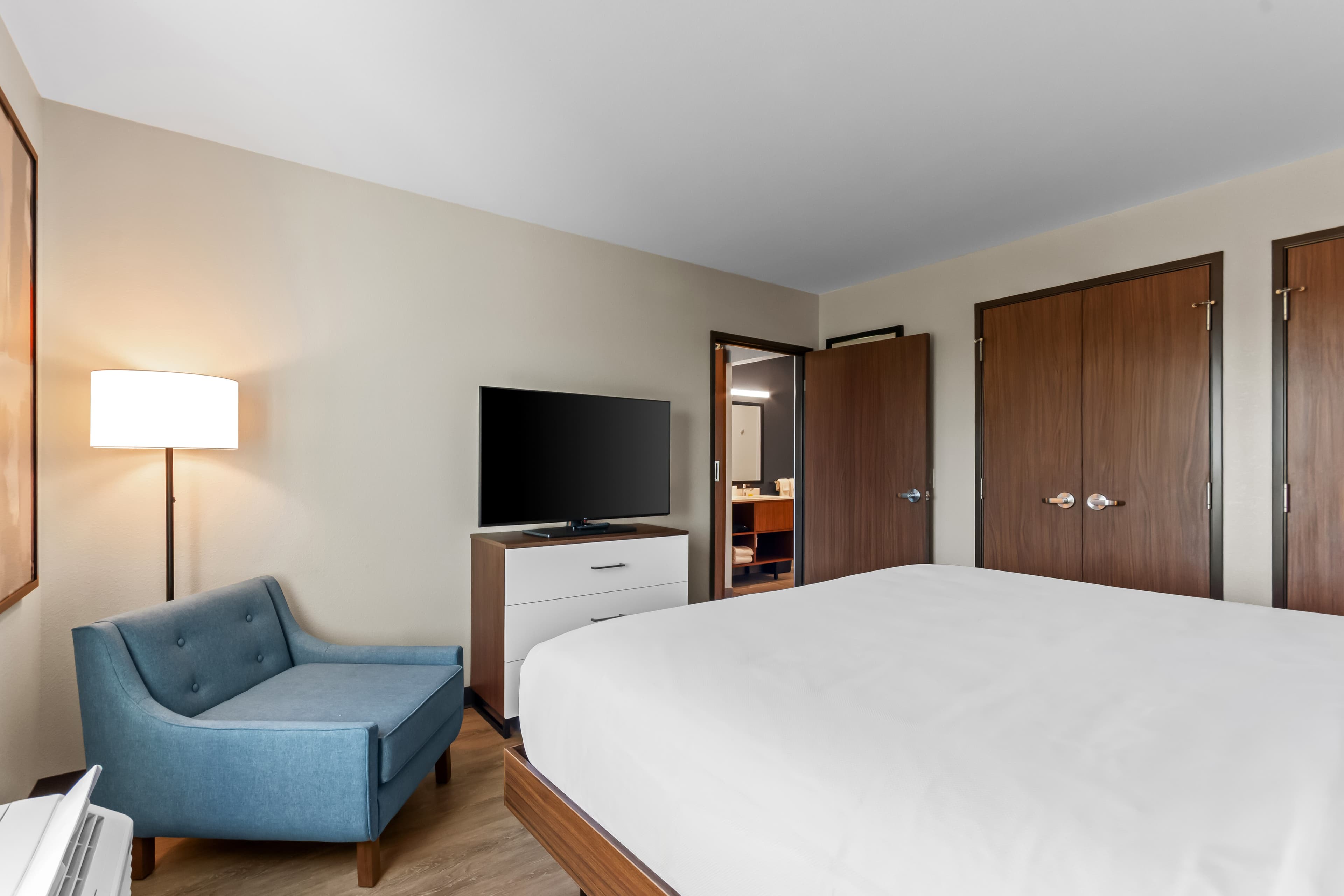 Everhome Suites Panama City Beach — 27