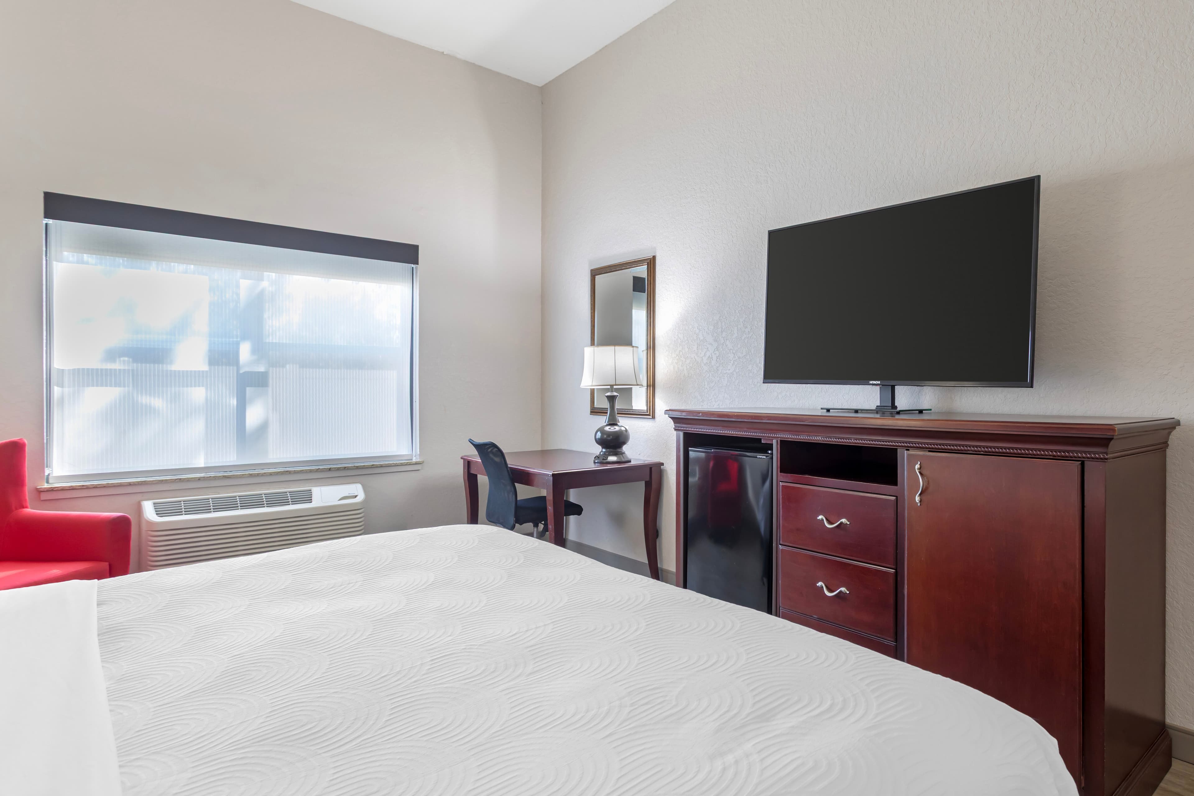 Country Inn & Suites by Radisson, Jacksonville West, FL - Image 4