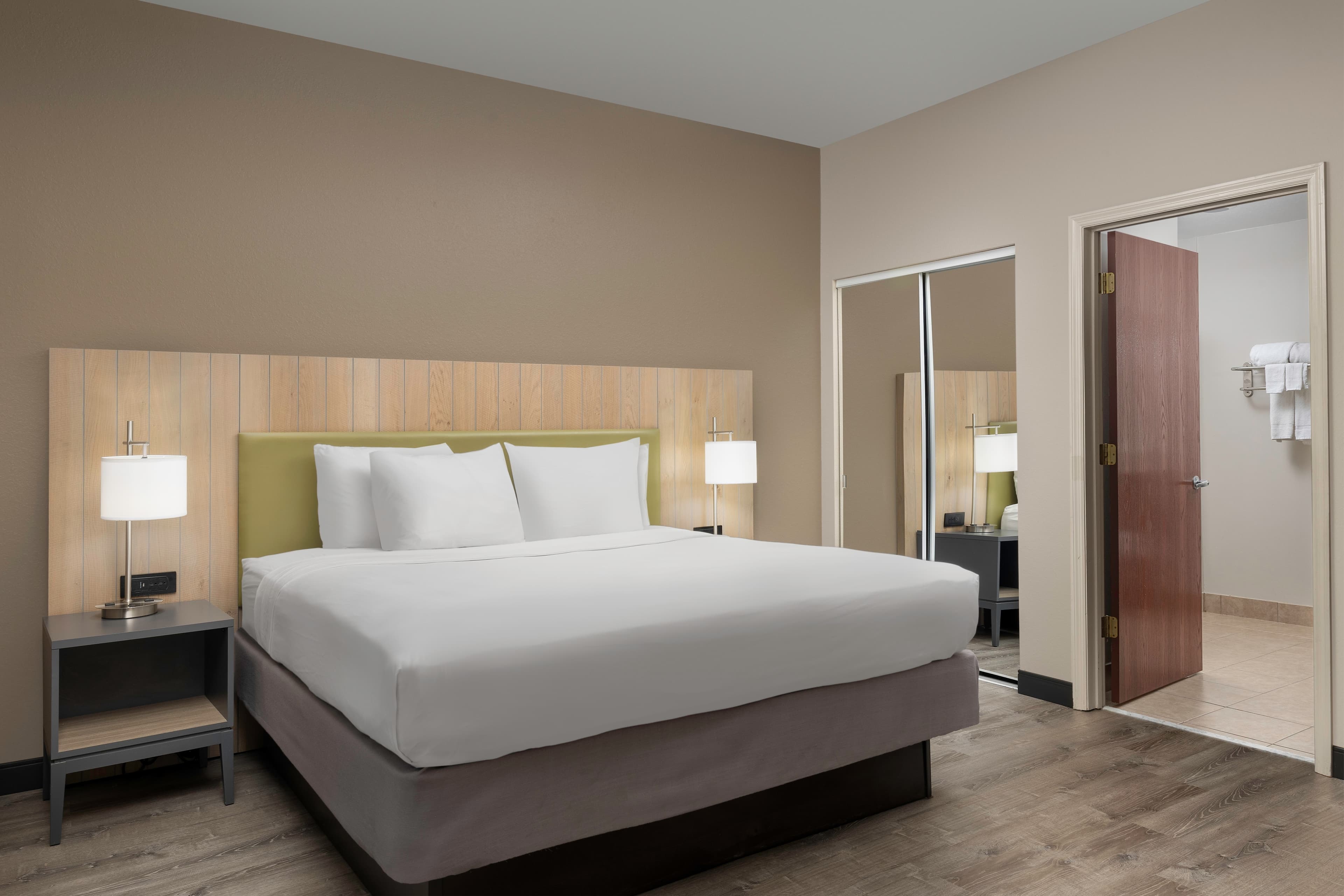 Country Inn & Suites by Radisson, Gainesville, FL — 6