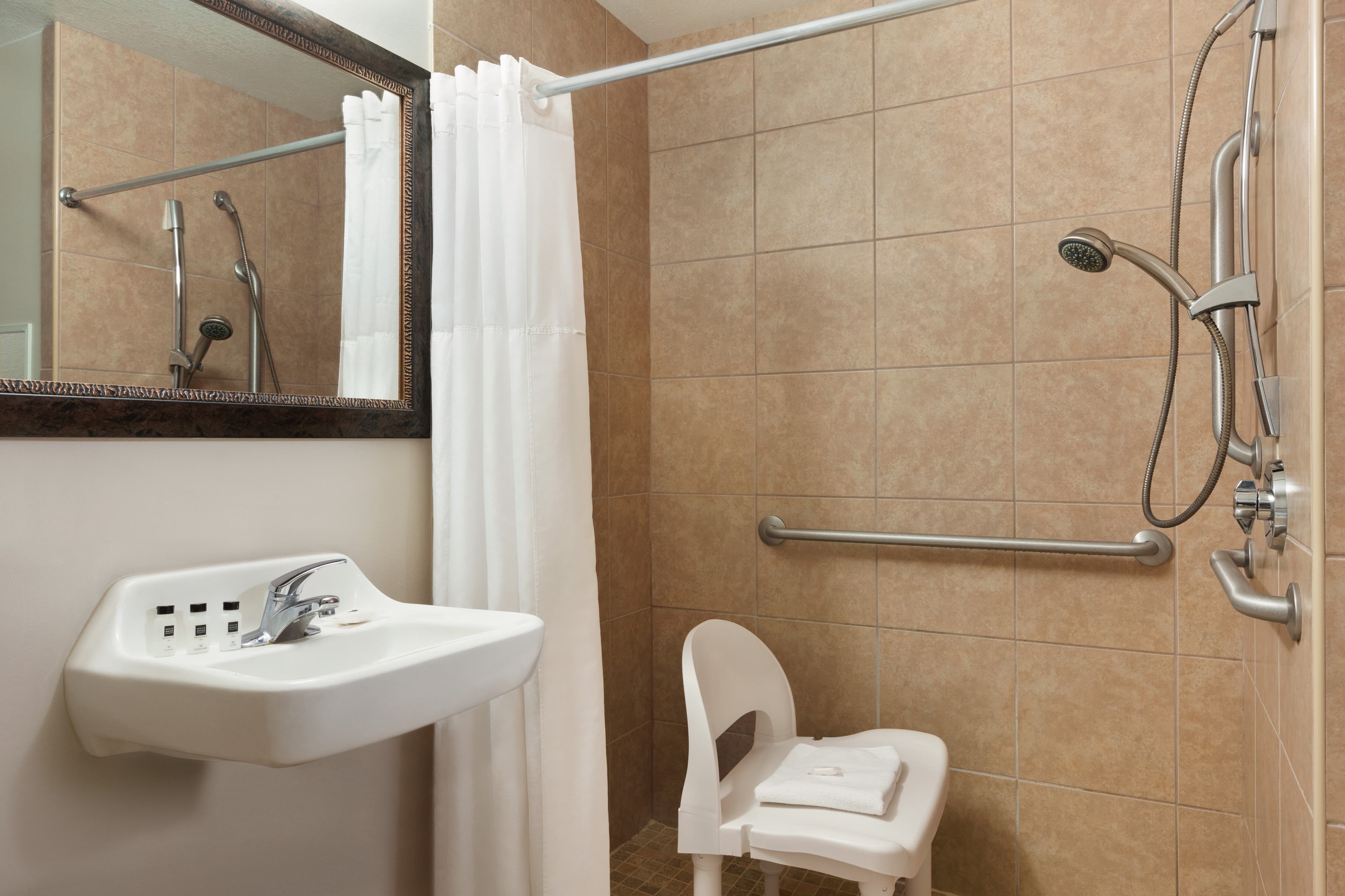 Country Inn & Suites by Radisson, Gainesville, FL — 16