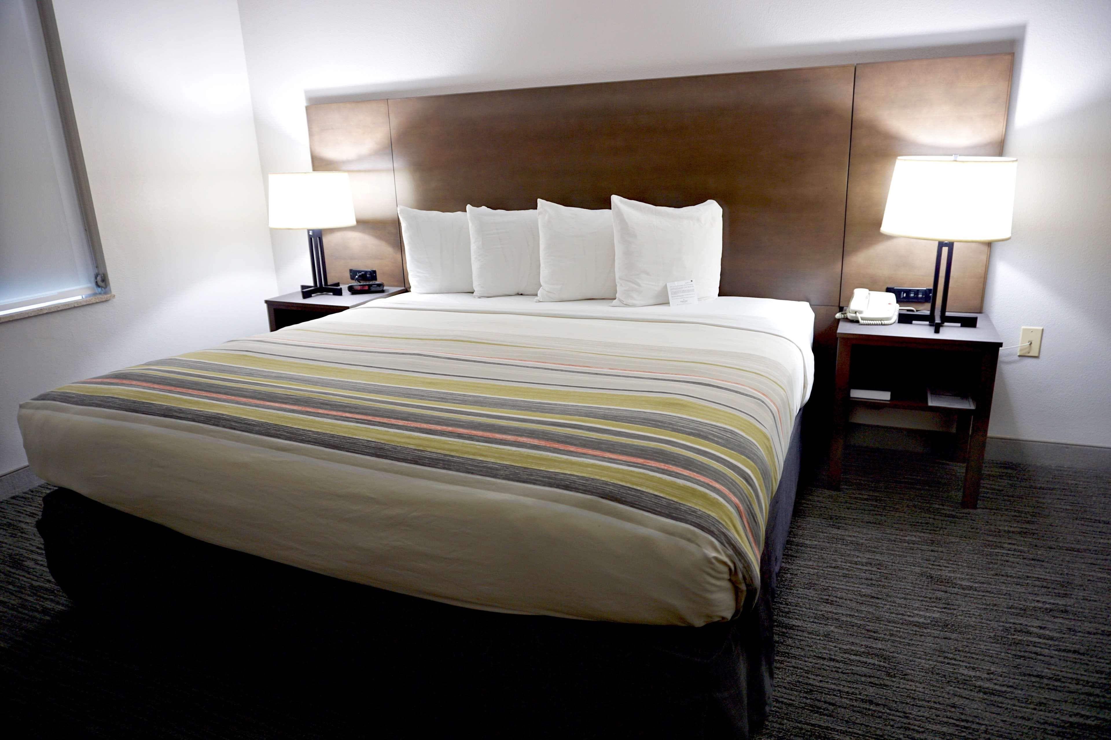 Country Inn & Suites by Radisson, Tampa/Brandon, FL - Image 2