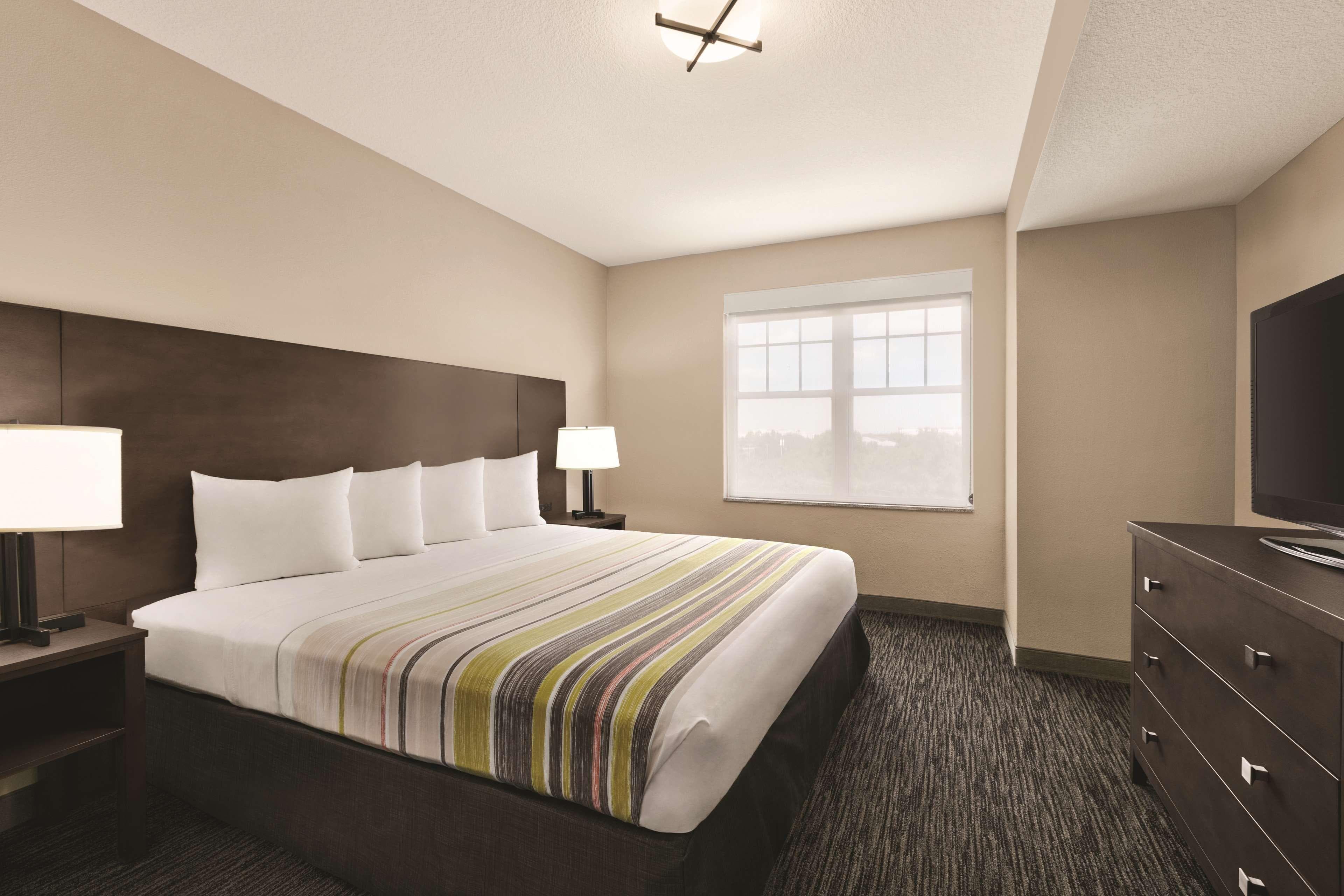 Country Inn & Suites by Radisson, Tampa/Brandon, FL — 7