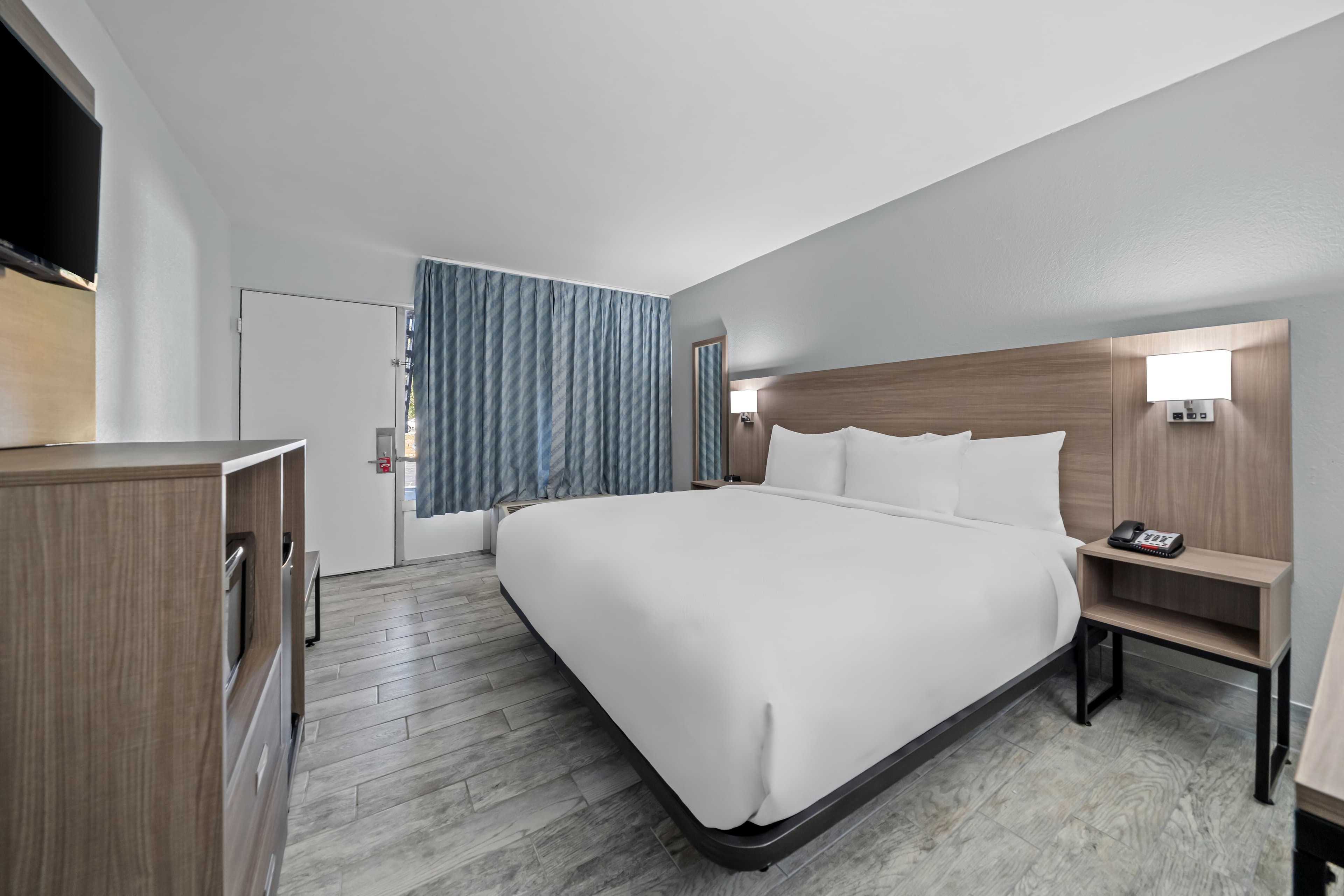 Econo Lodge Daytona Beach - Speedway — 7