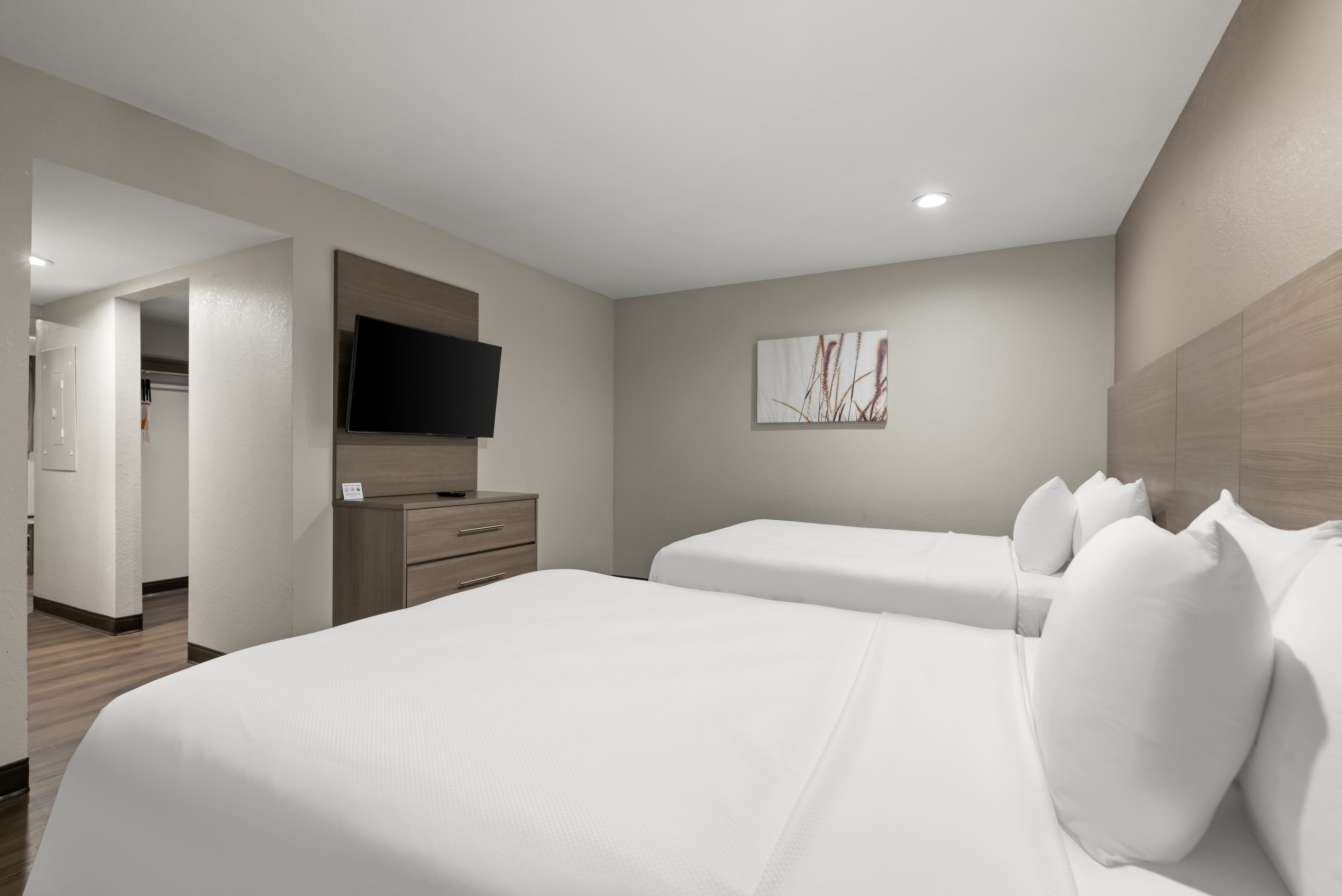 Quality Suites Wildwood - The Villages - Image 4