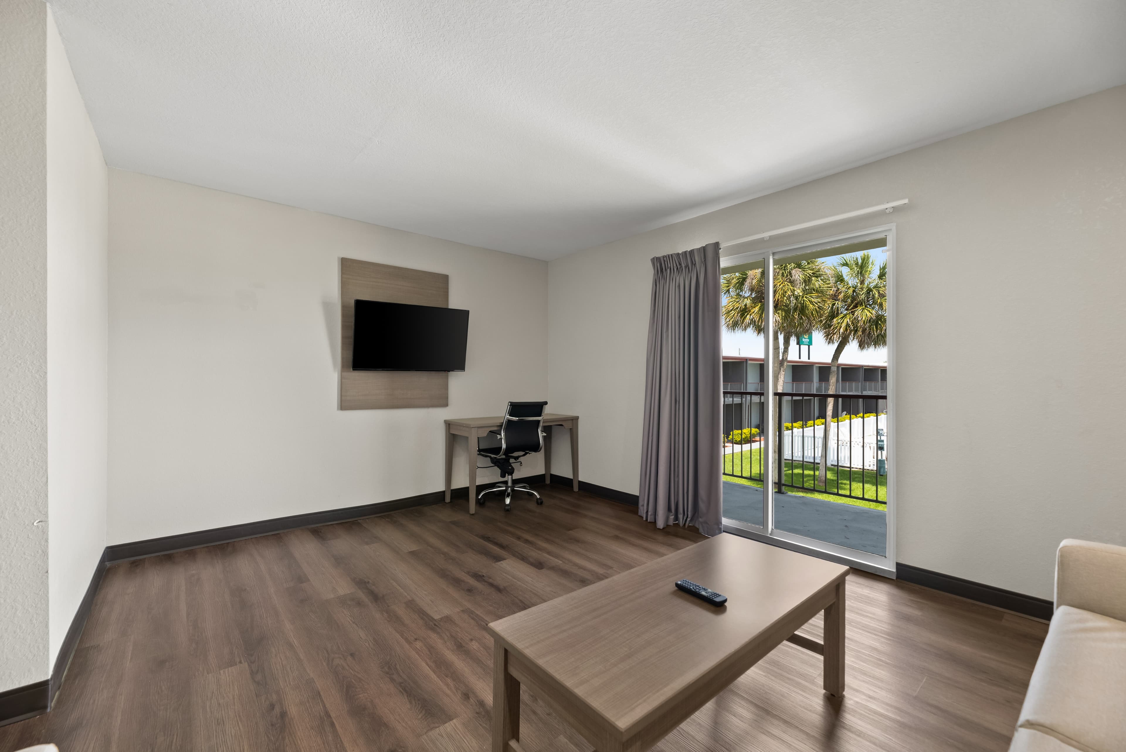 Quality Suites Wildwood - The Villages — 22