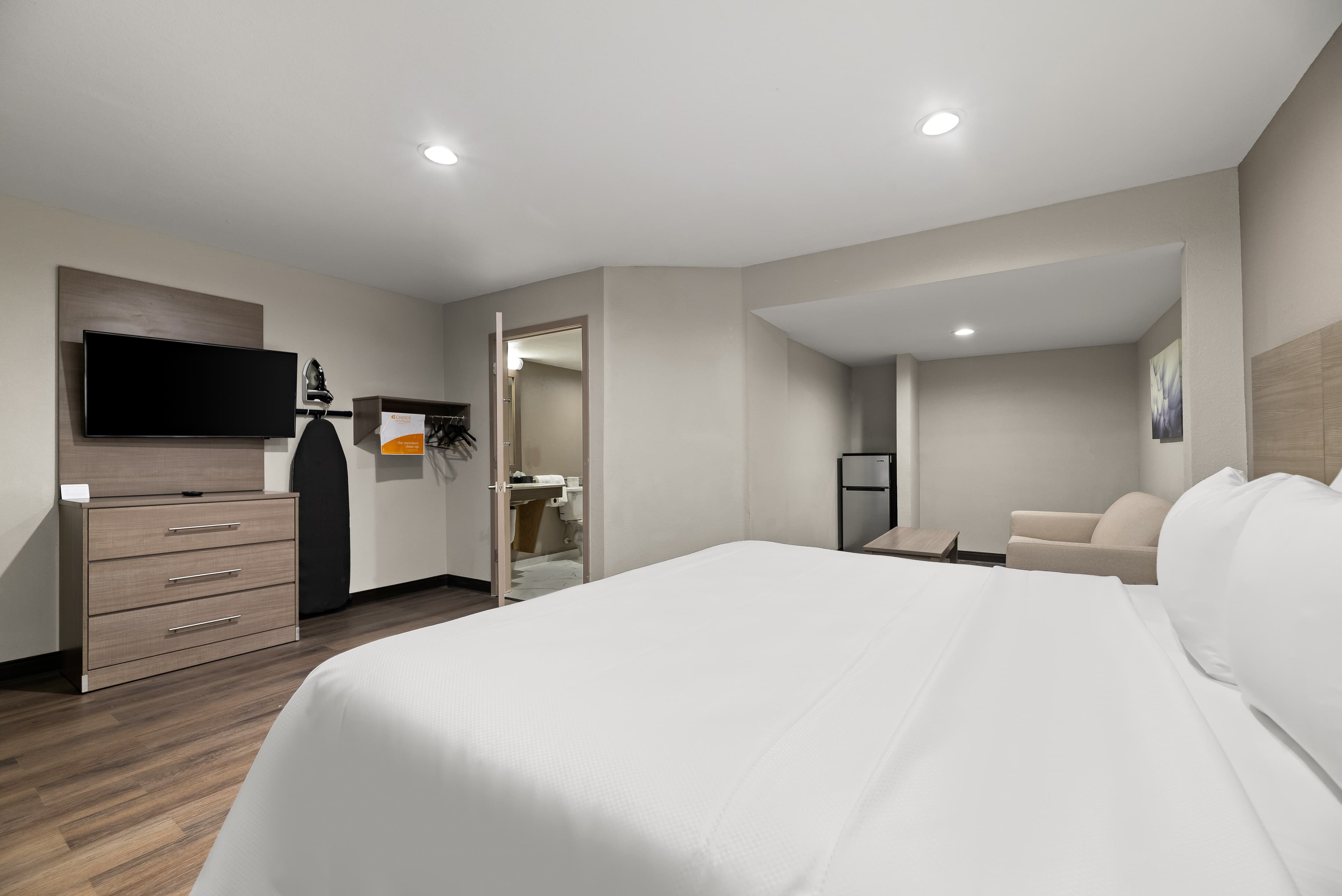 Quality Suites Wildwood - The Villages — 37