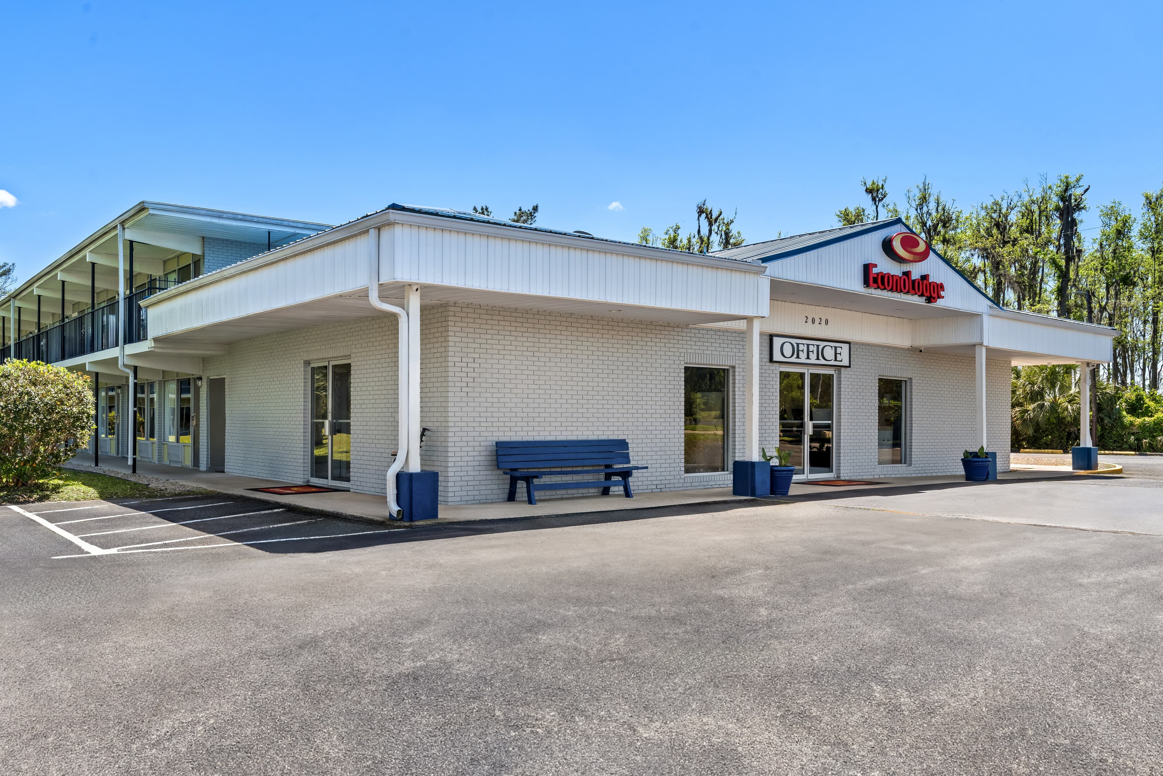 Econo Lodge Jennings - Image 1