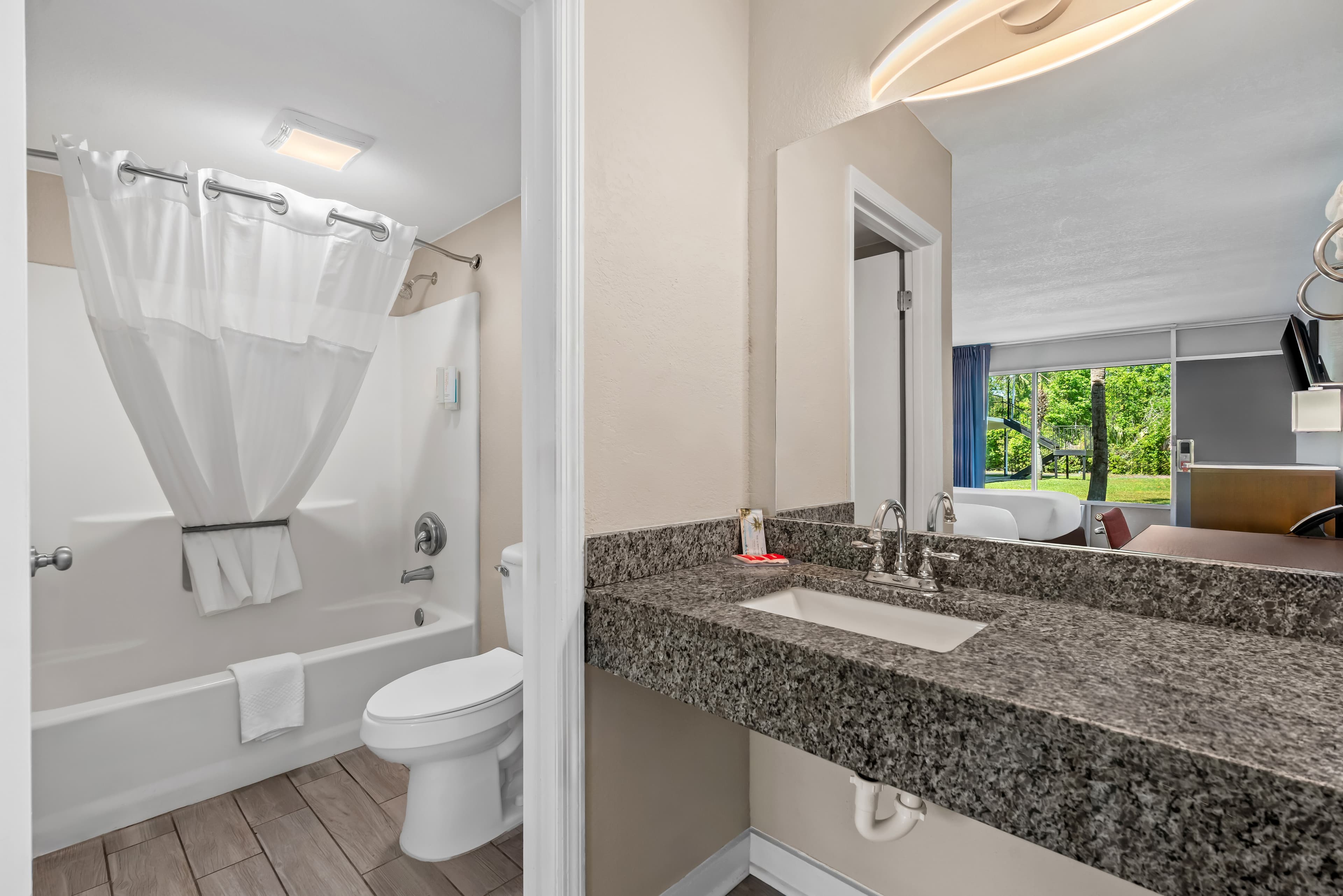 Econo Lodge Jennings — 9