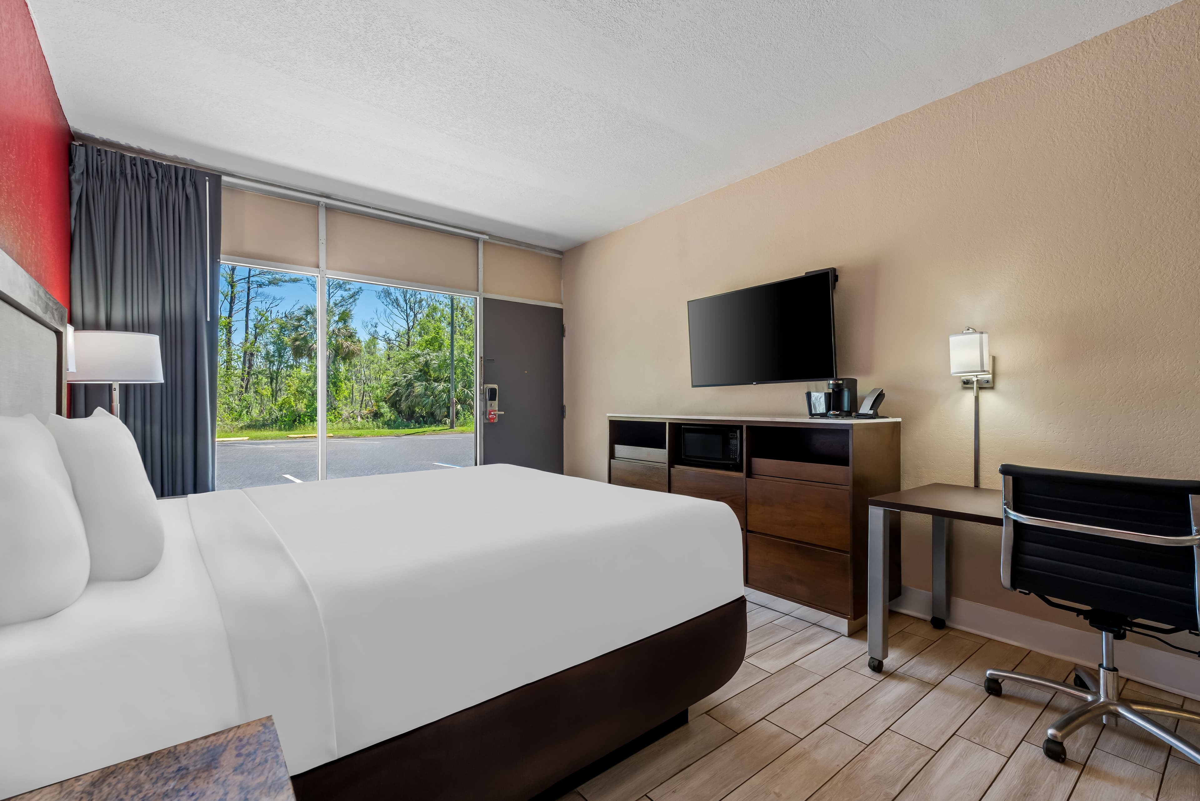 Econo Lodge Jennings — 13