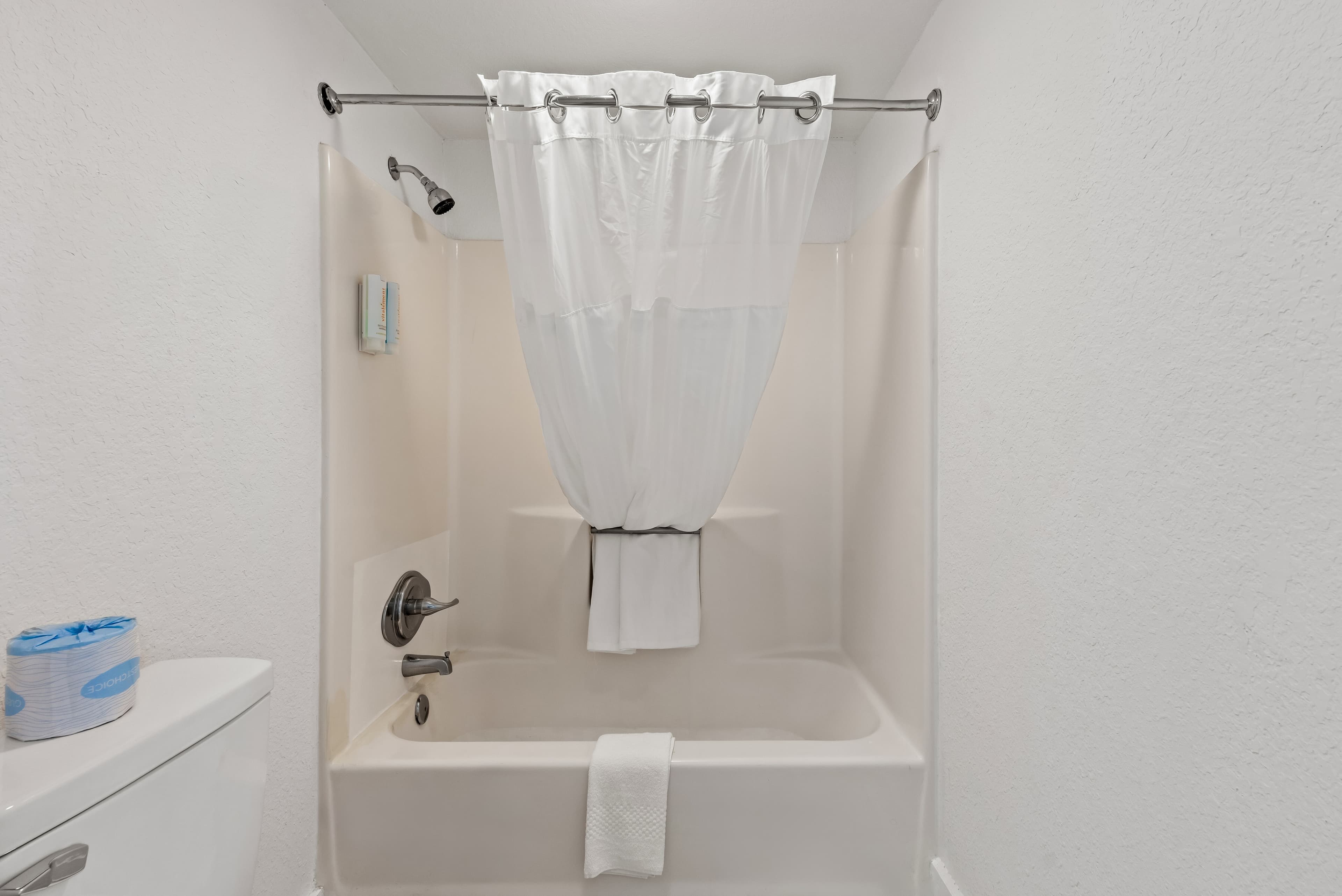 Econo Lodge Jennings — 17