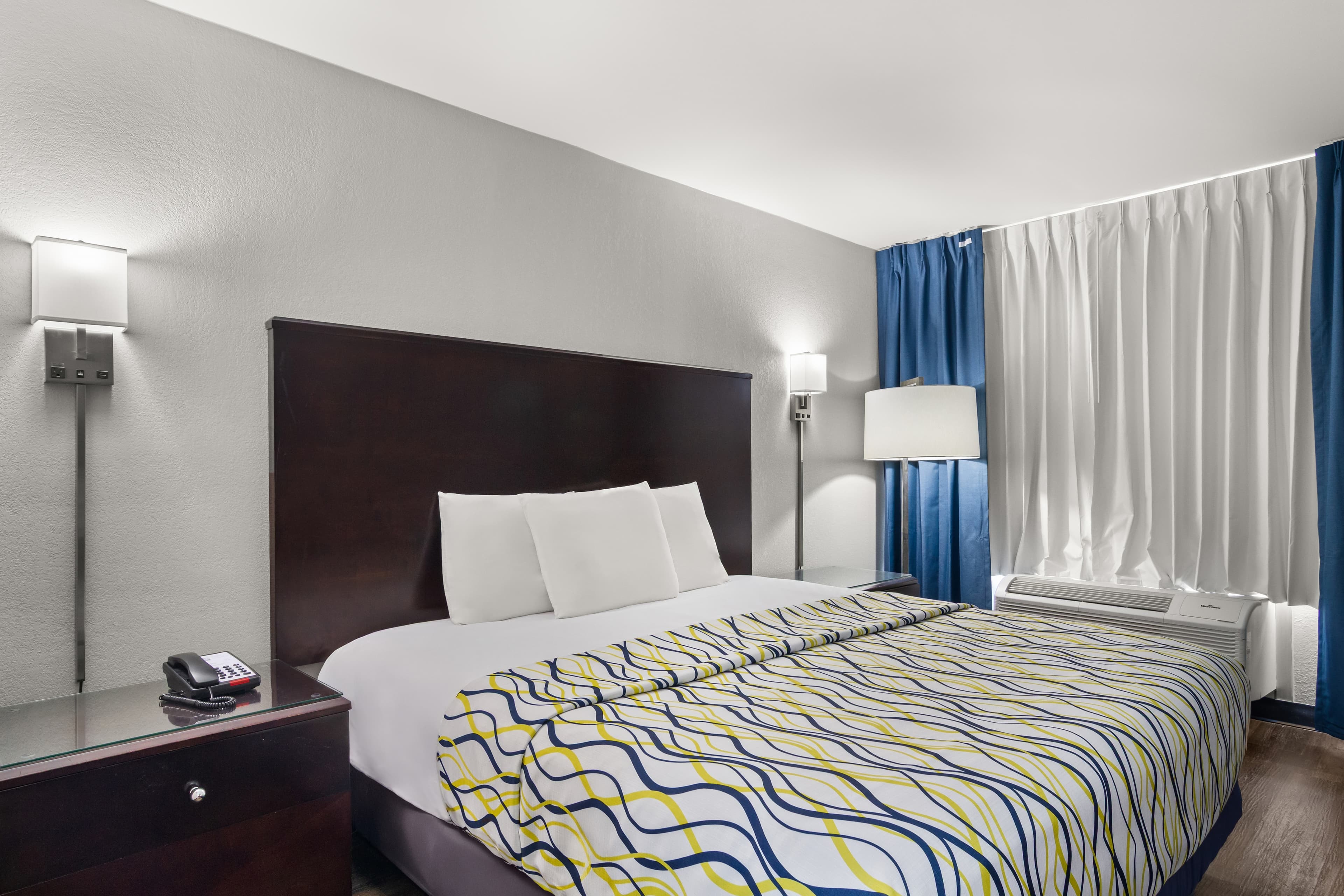 Suburban Studios Orange Park - Jacksonville near Naval Air Station — 10