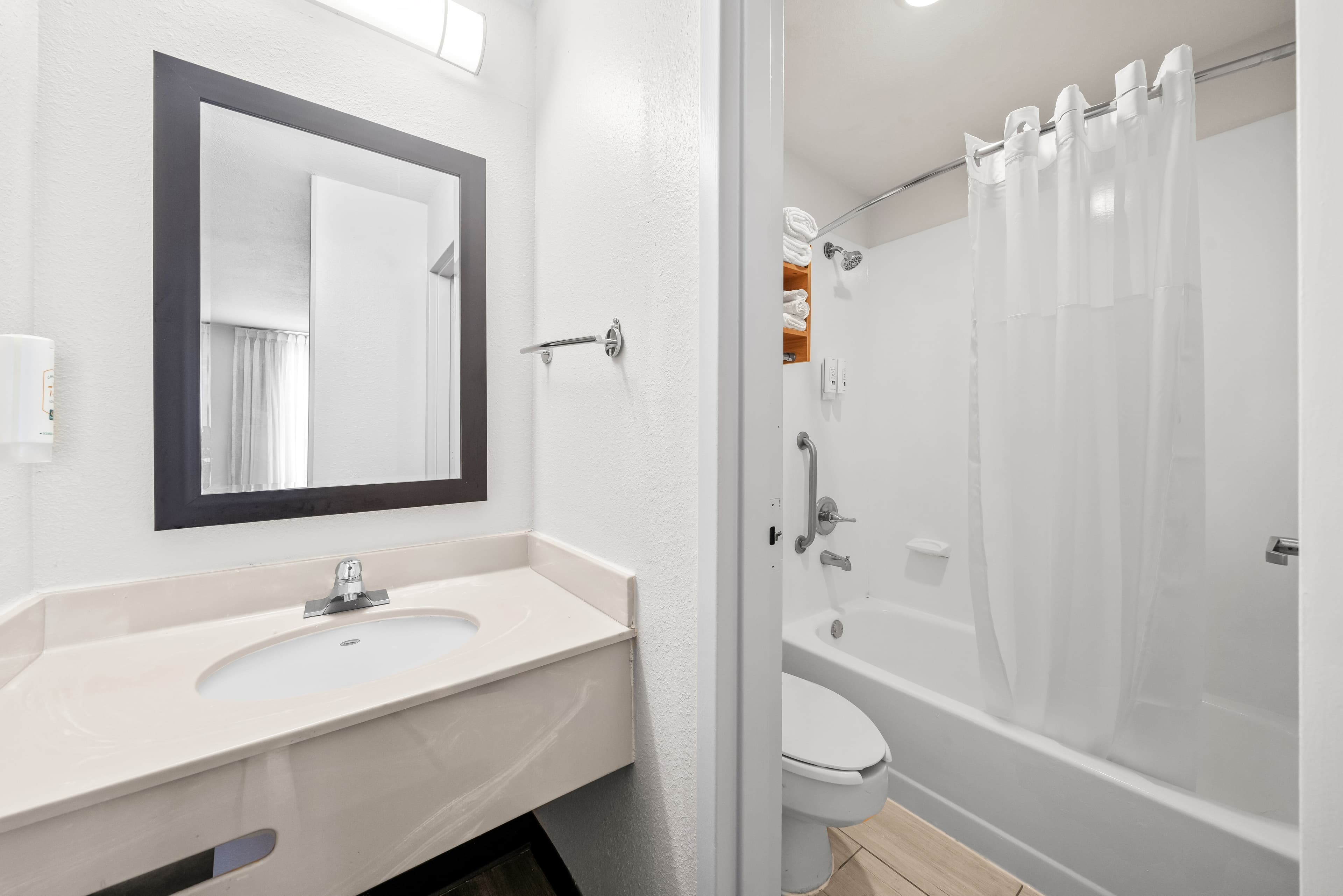Quality Inn Orlando Near International Drive — 16