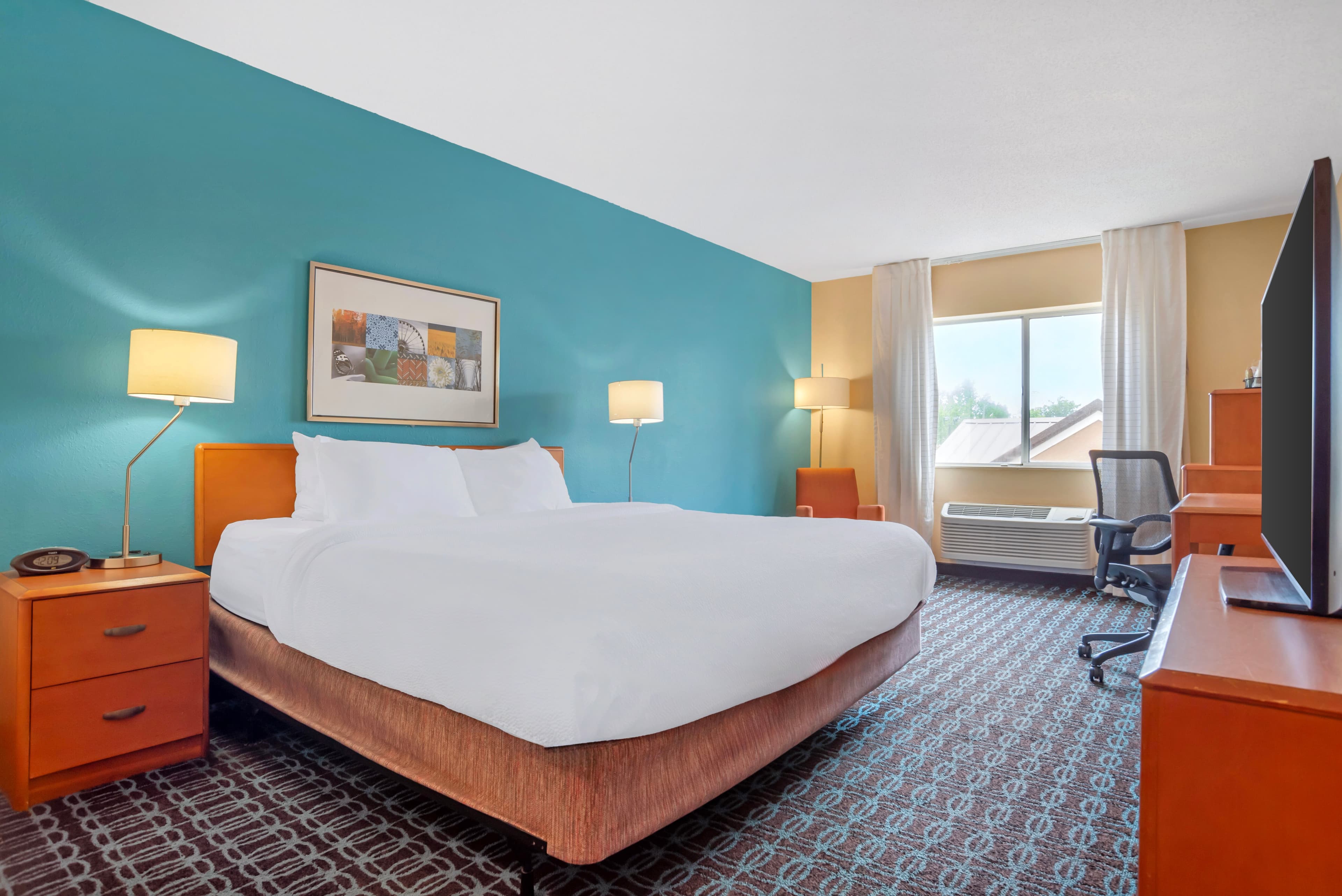 Rodeway Inn - Image 2