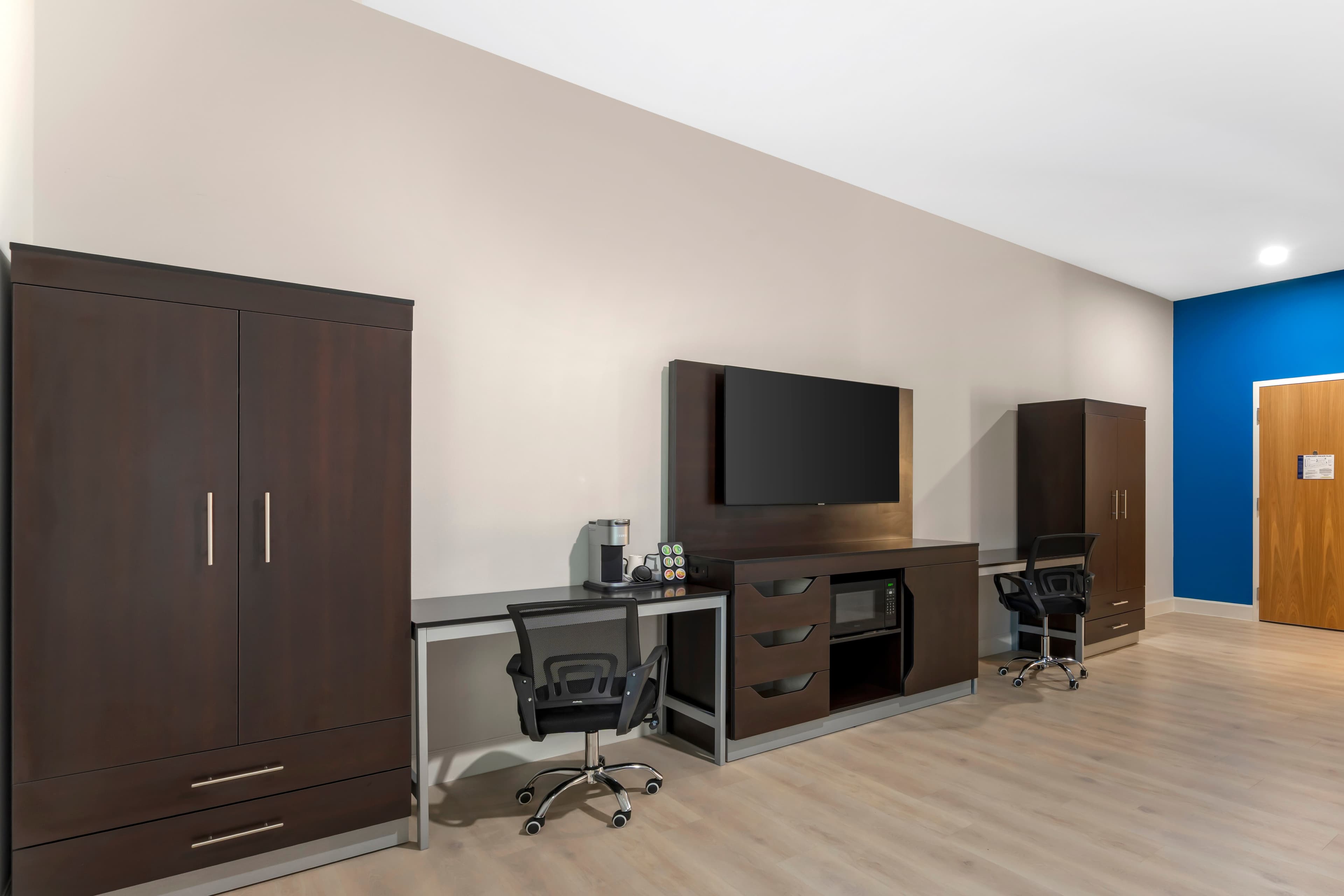 The J Hotel Dunedin near Honeymoon Island State Park, an Ascend Collection Hotel — 8