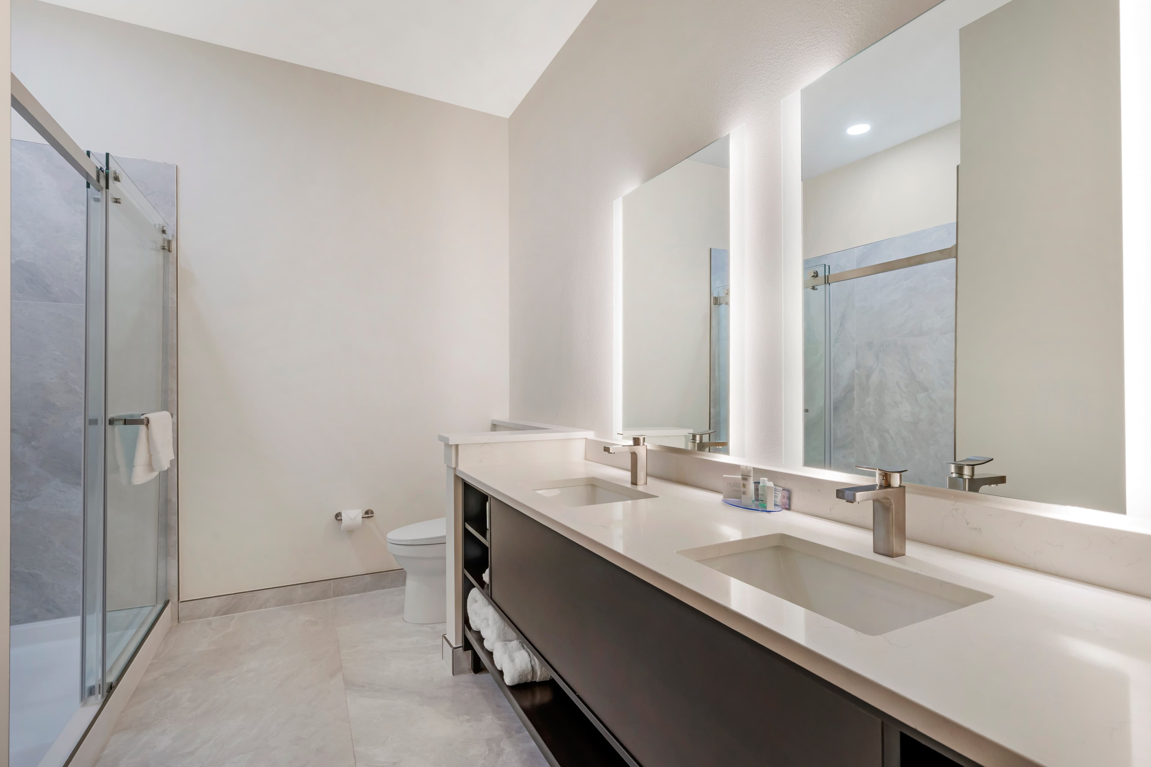 The J Hotel Dunedin near Honeymoon Island State Park, an Ascend Collection Hotel — 13