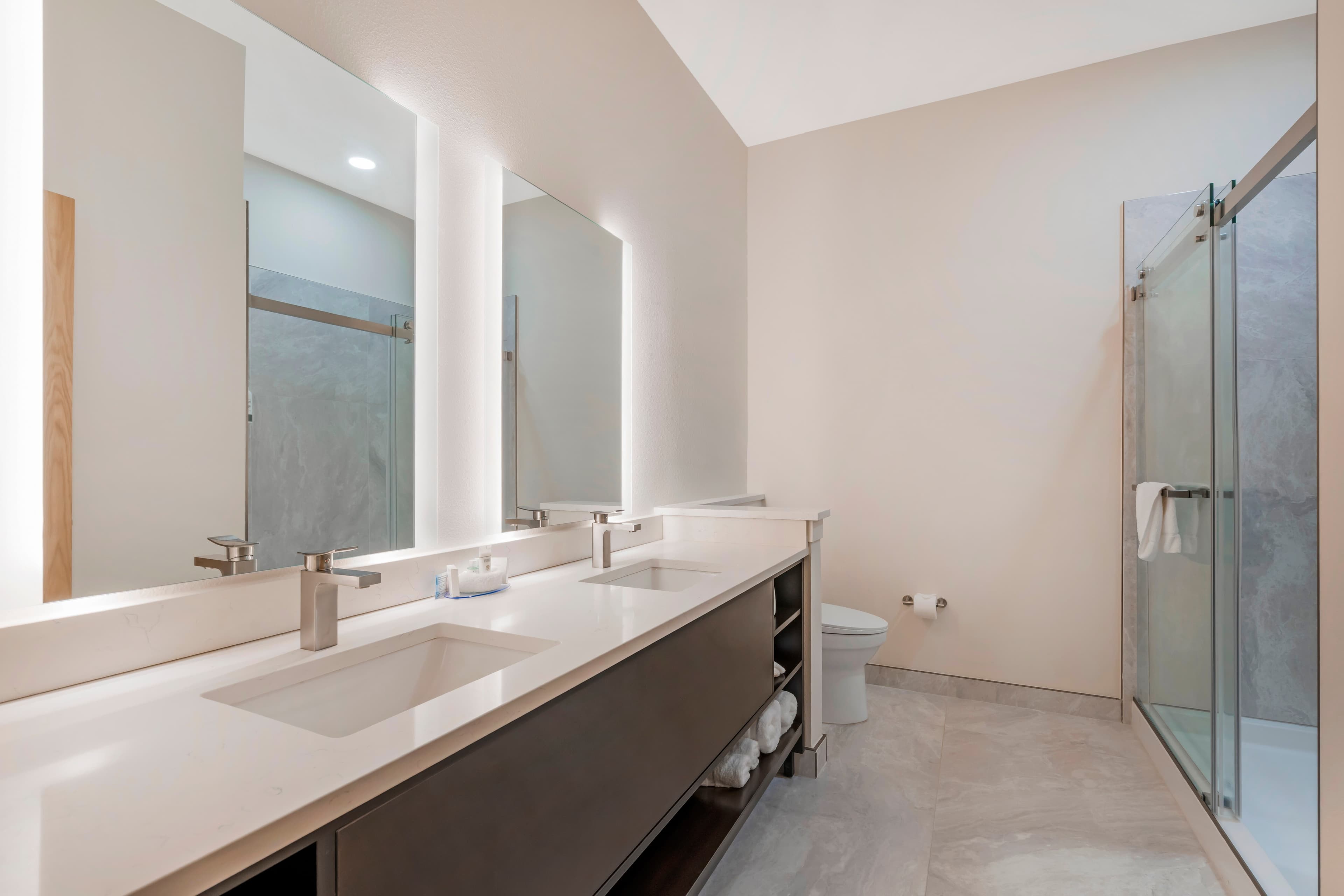 The J Hotel Dunedin near Honeymoon Island State Park, an Ascend Collection Hotel — 17