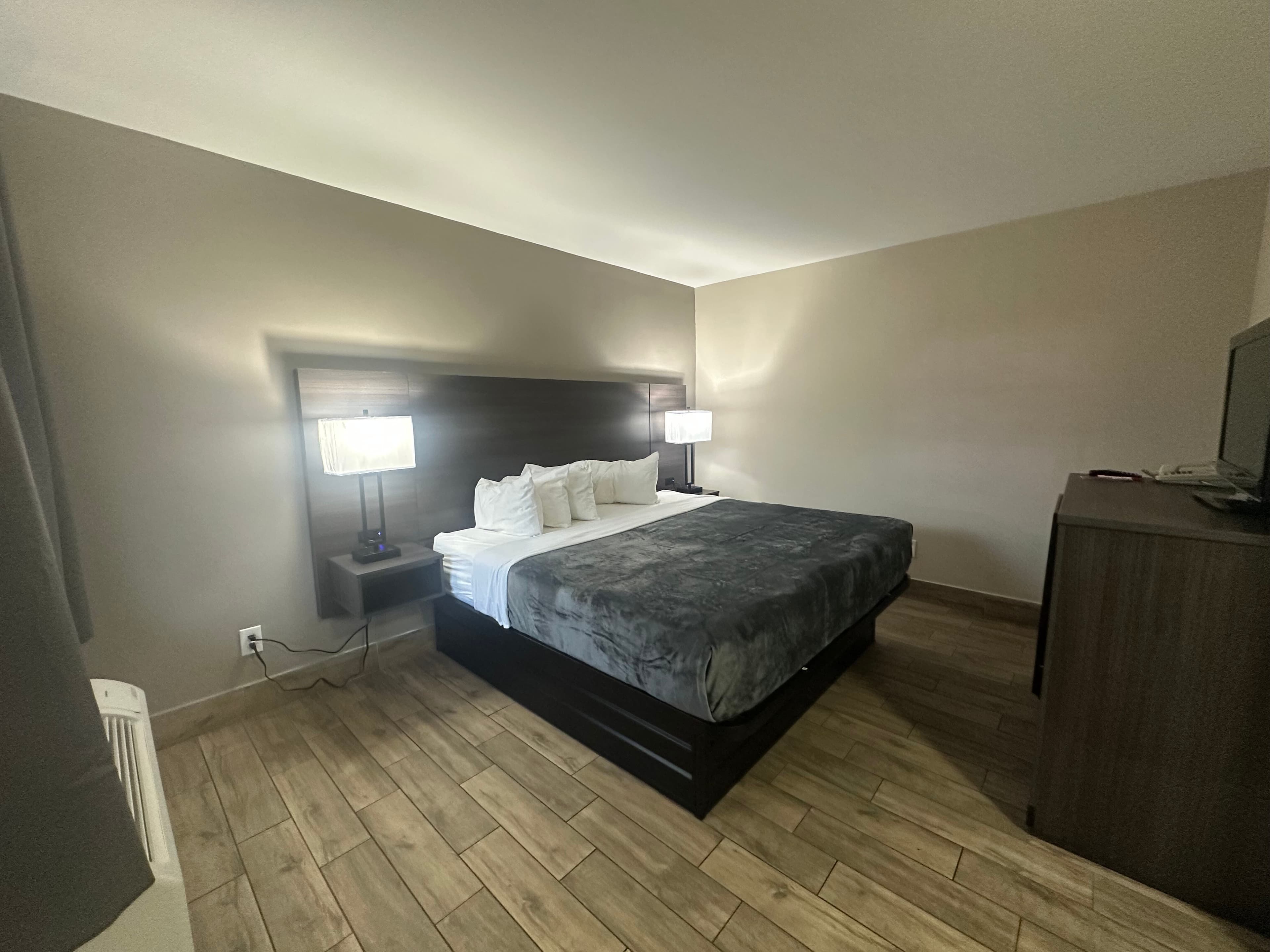Econo Lodge St. Petersburg Central — 6