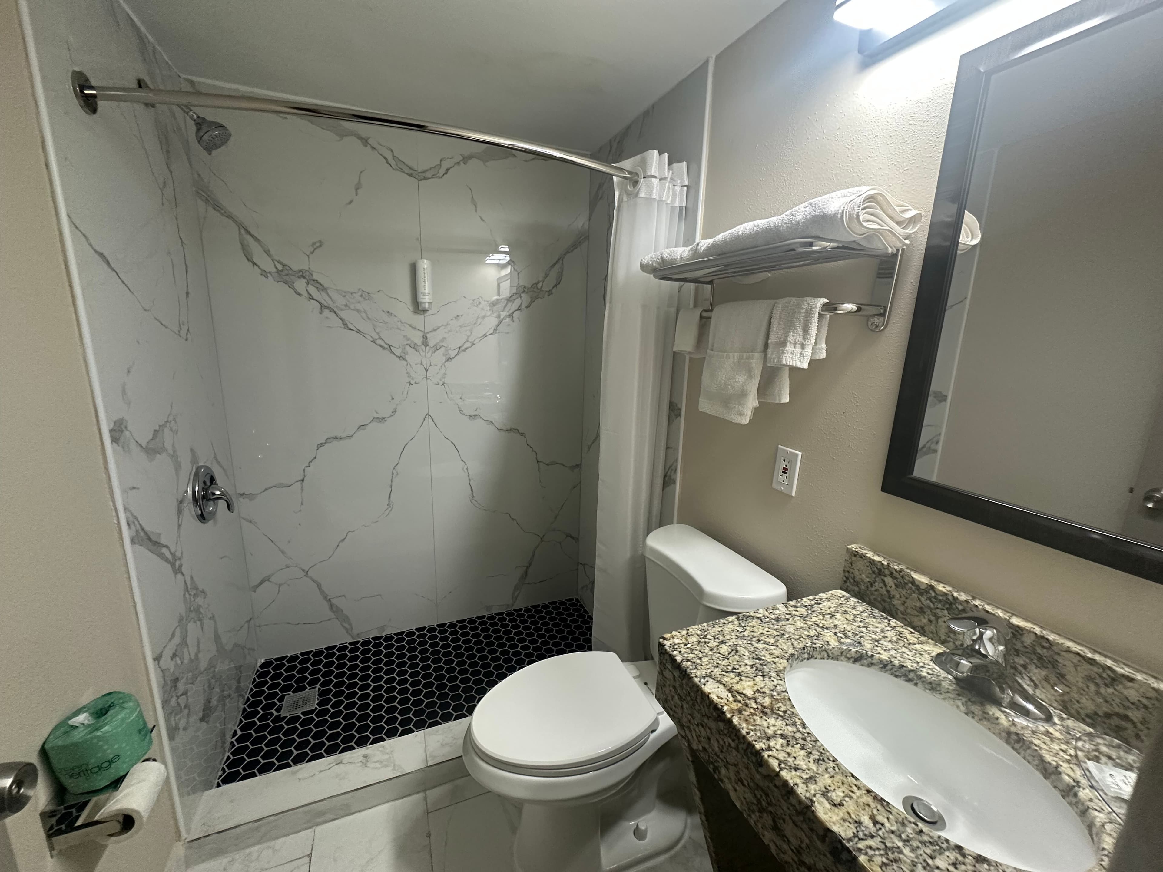 Econo Lodge St. Petersburg Central — 13