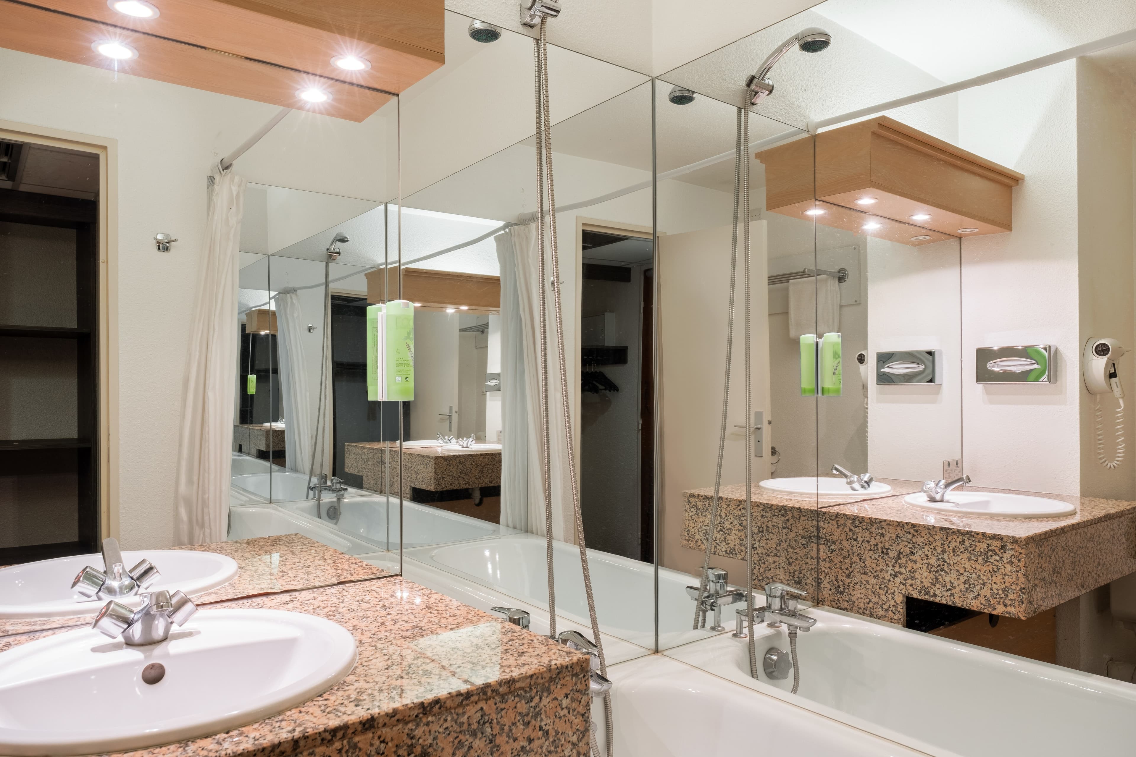Comfort Hotel Toulouse Sud — 10