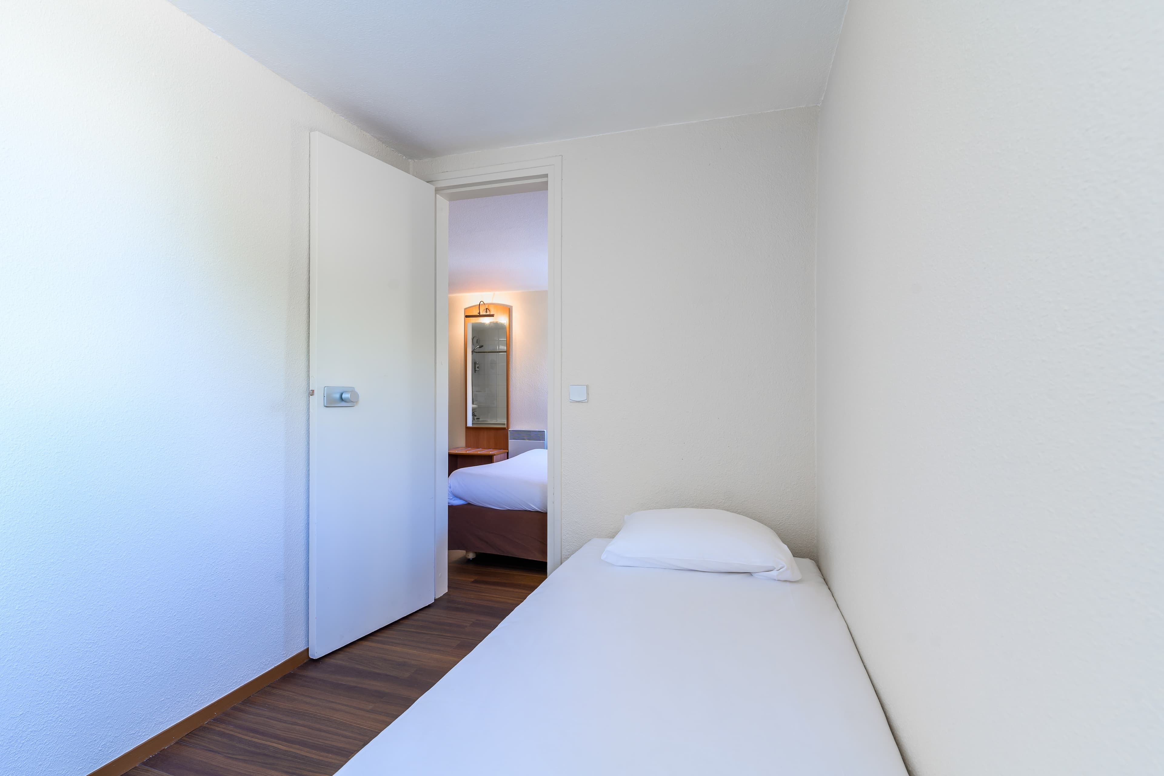 Comfort Hotel Amiens Nord — 8