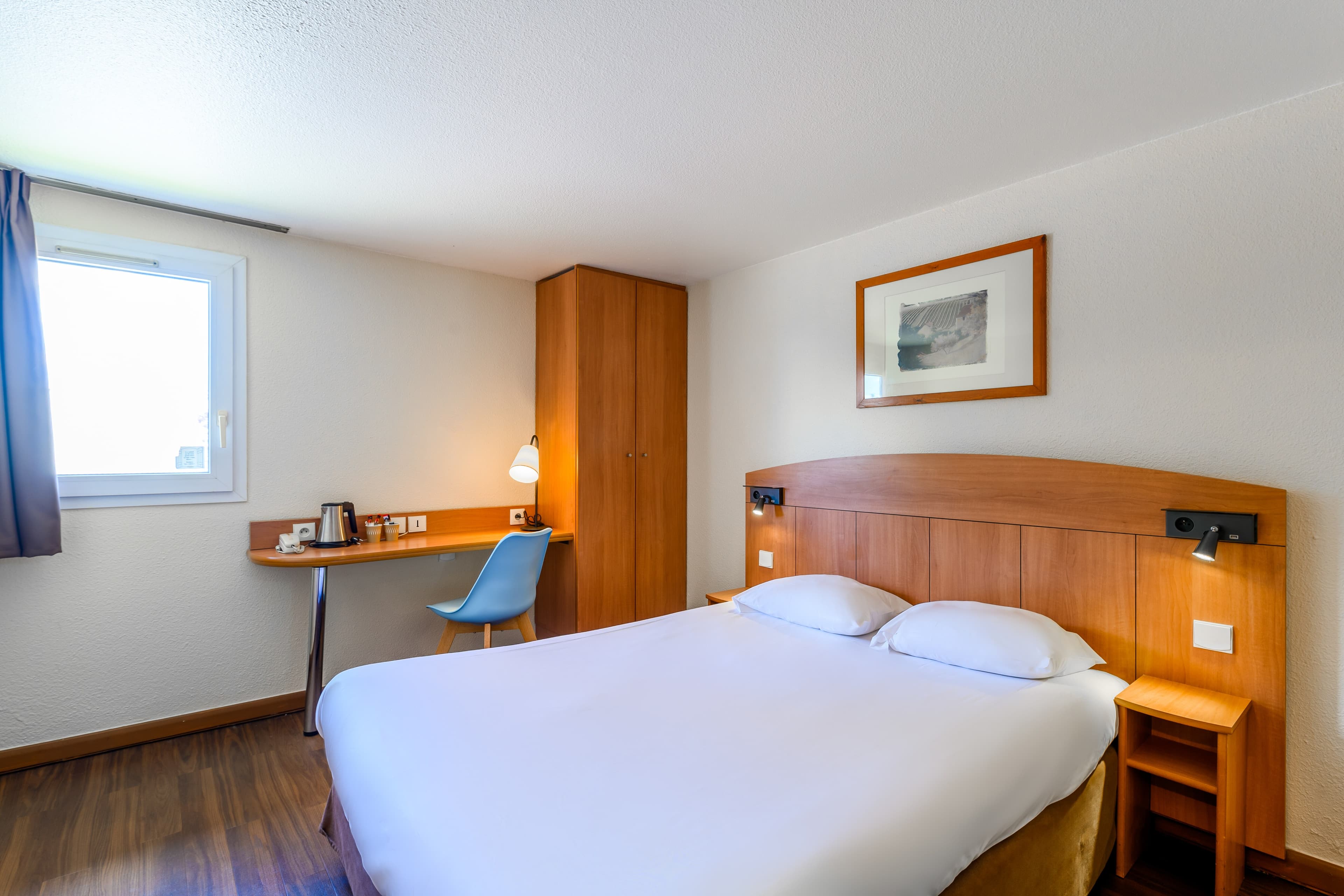 Comfort Hotel Amiens Nord - Image 1