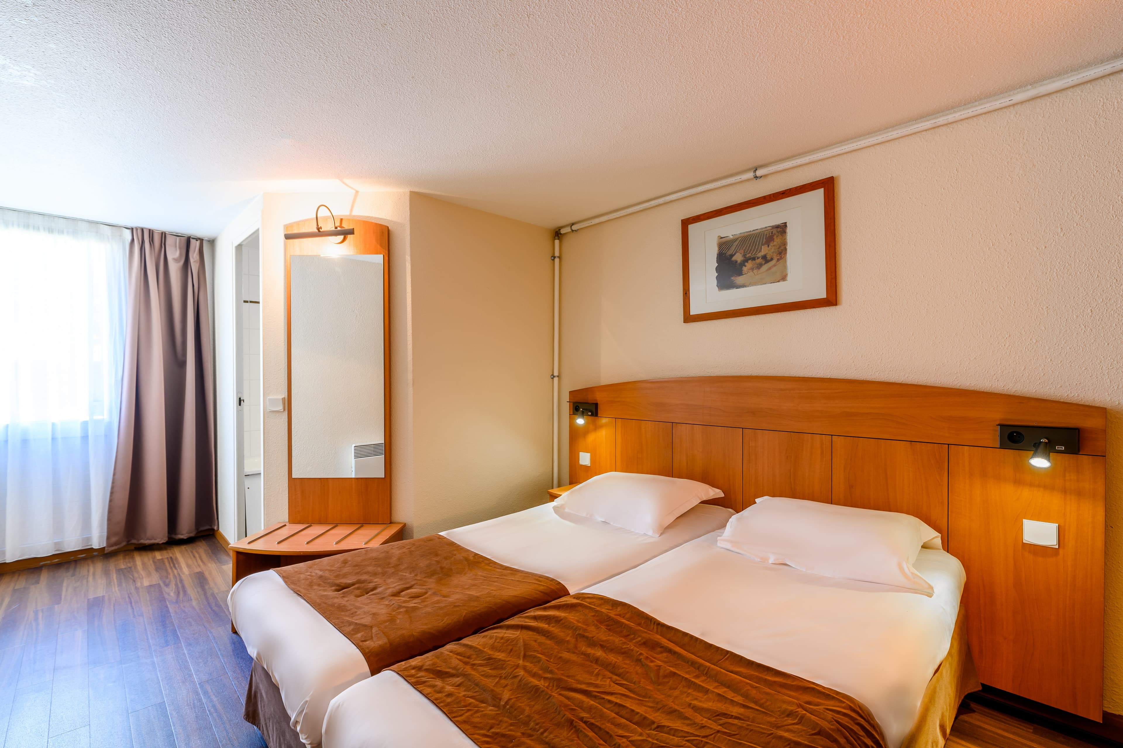 Comfort Hotel Amiens Nord — 10