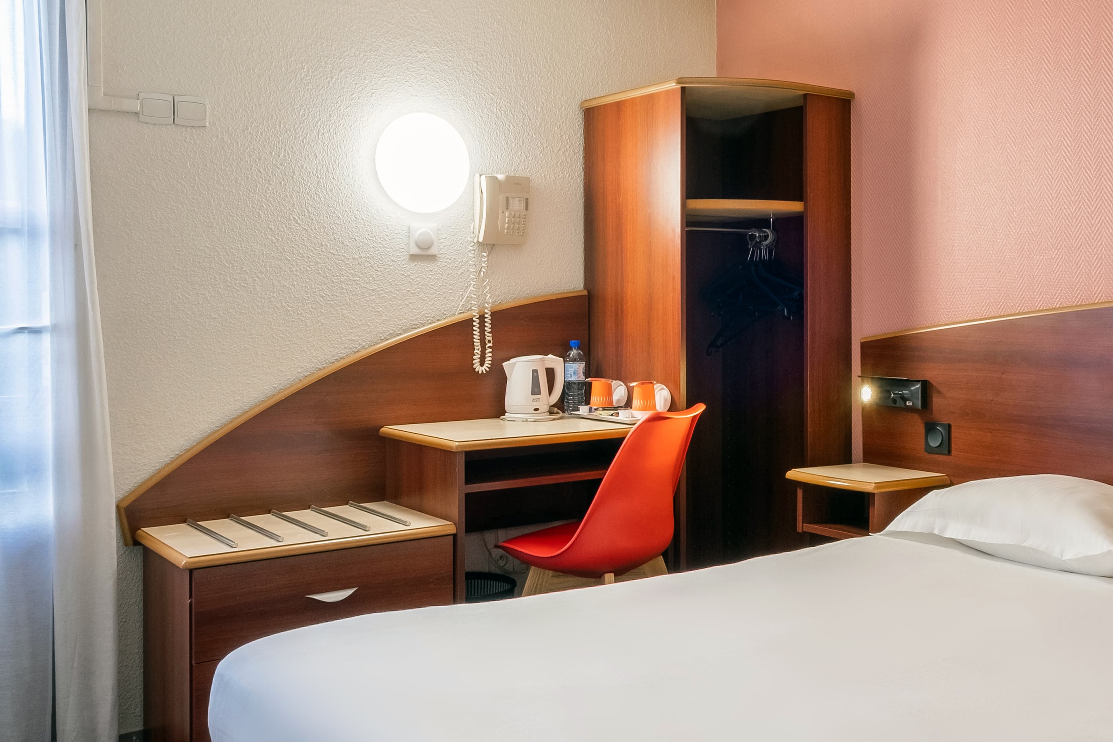 Comfort Hotel Etampes - Image 4