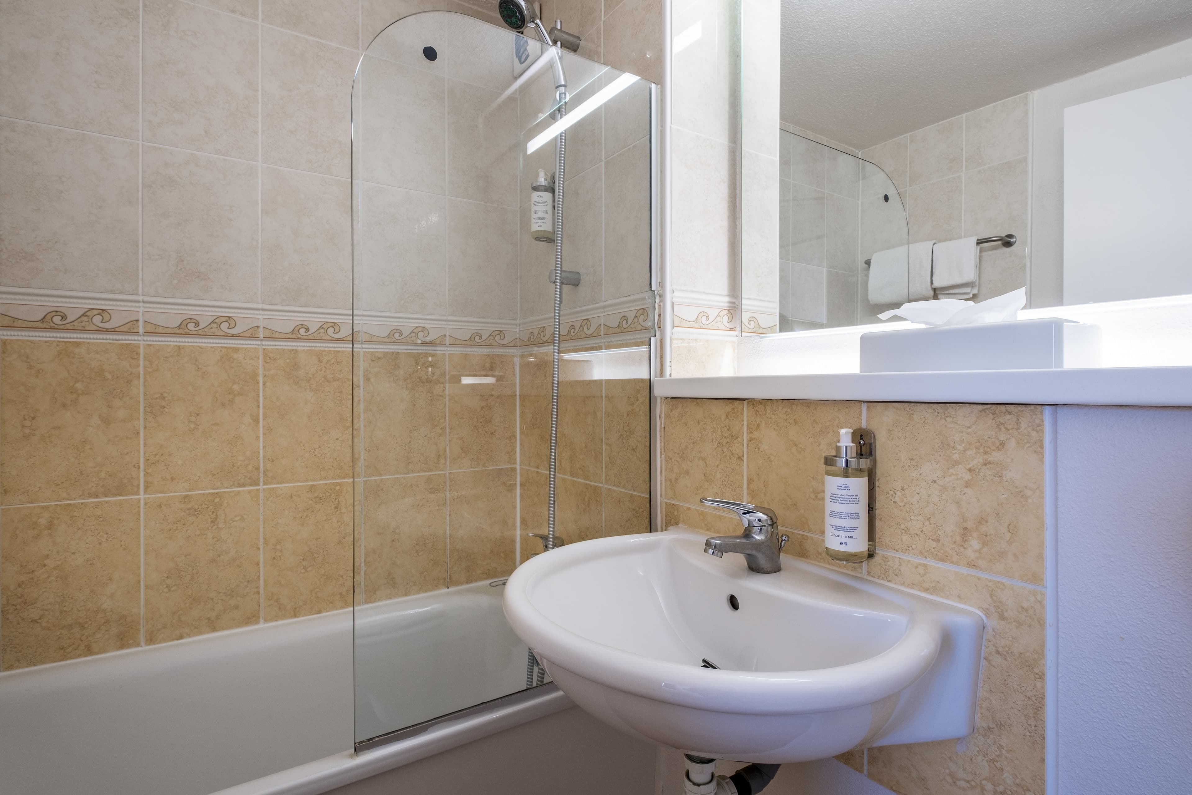 Comfort Hotel Etampes - Image 5