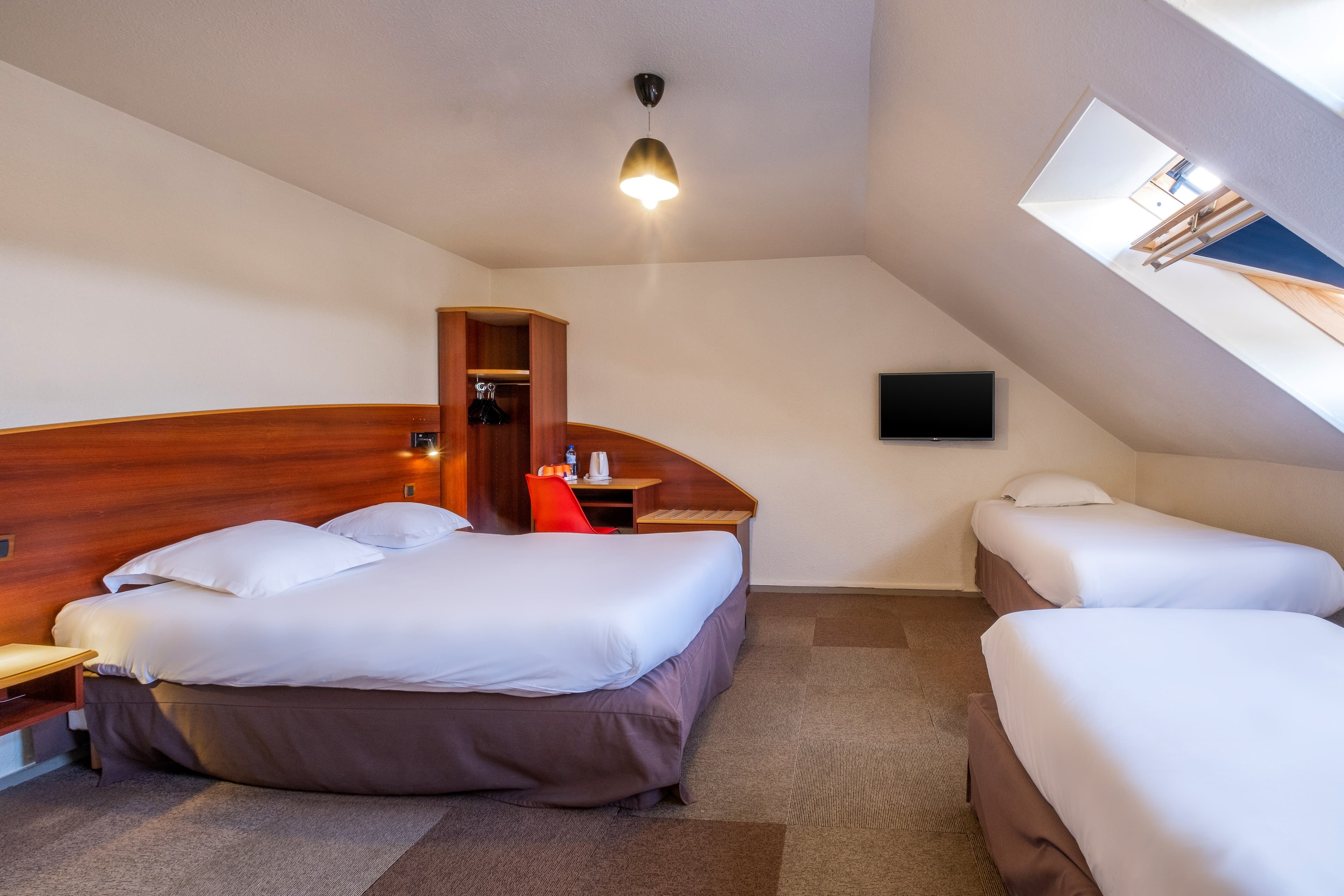 Comfort Hotel Etampes — 6