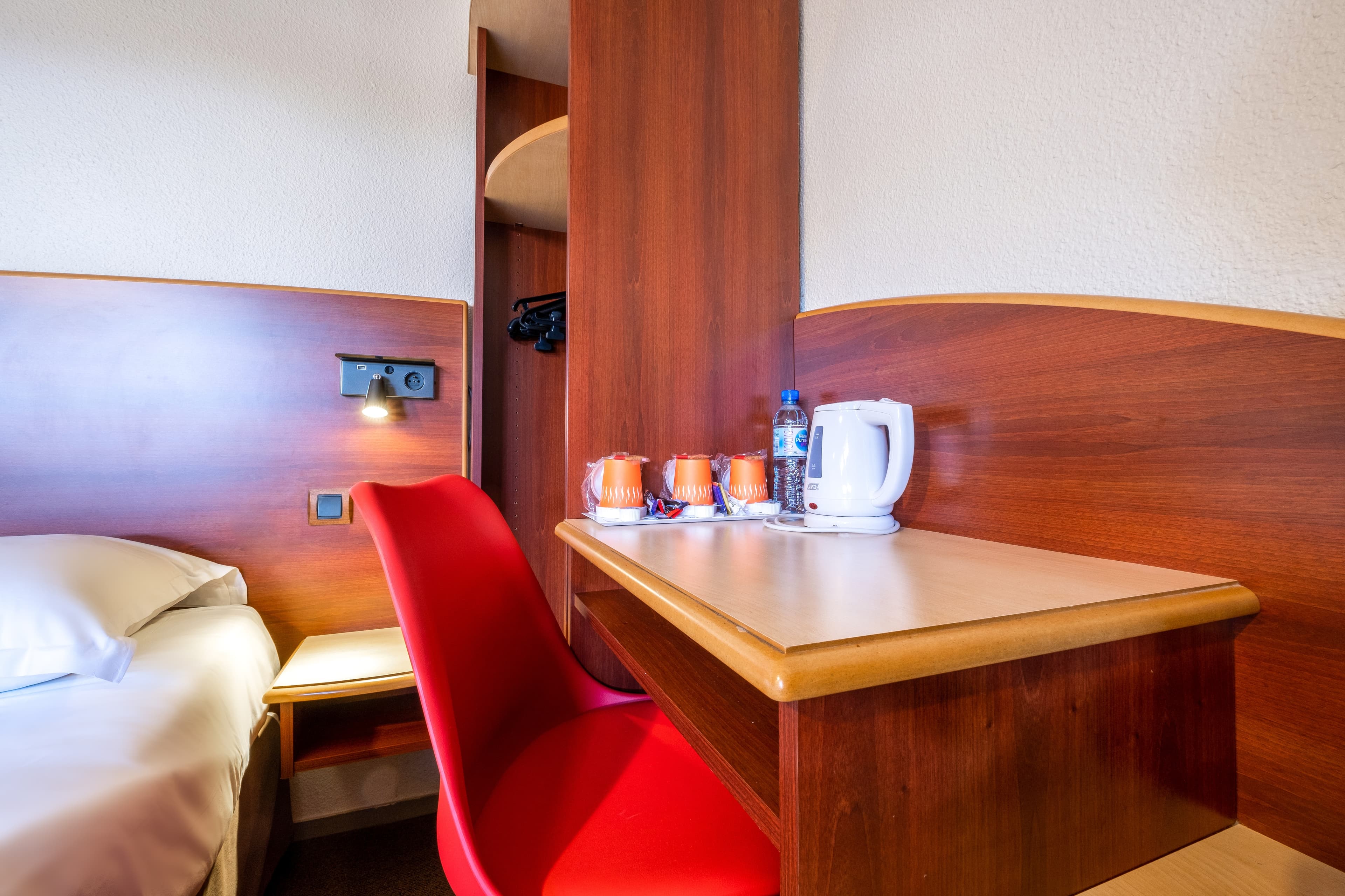 Comfort Hotel Etampes — 8