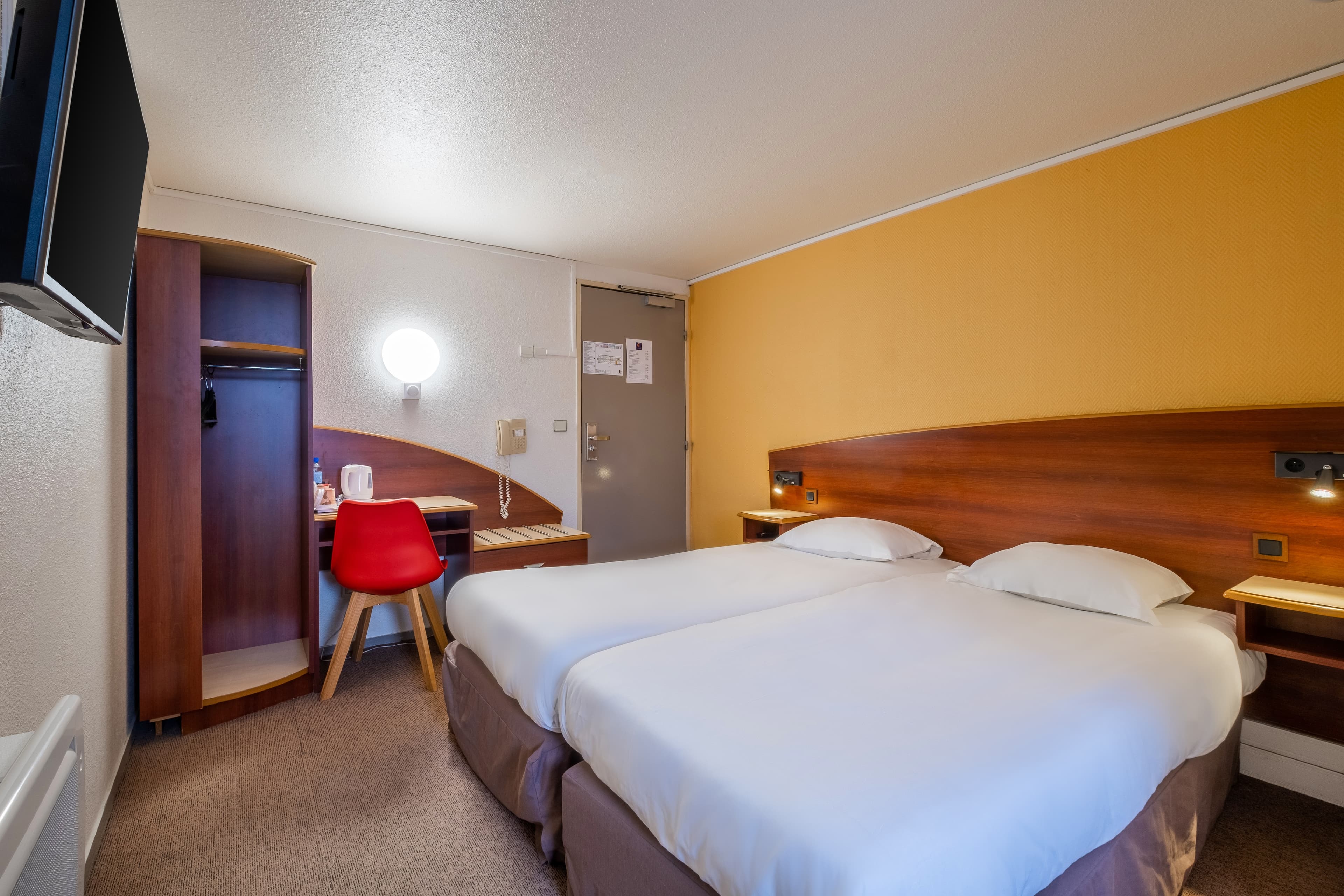 Comfort Hotel Etampes — 15