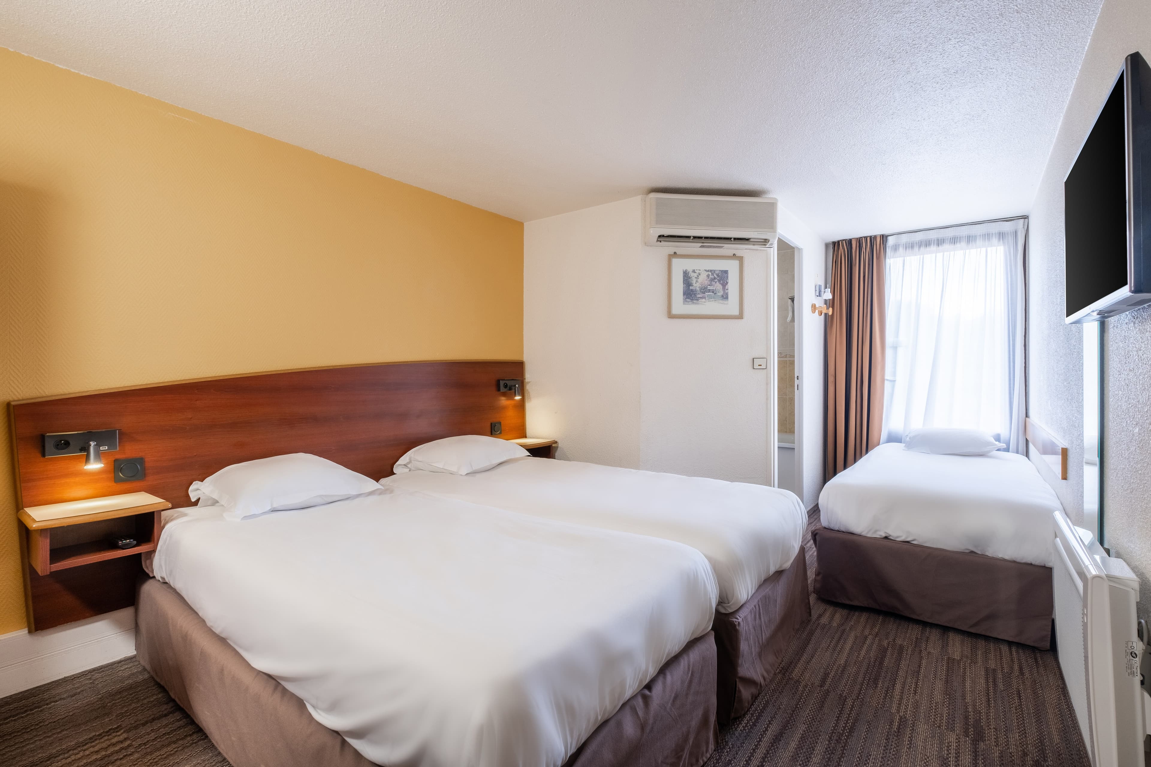 Comfort Hotel Etampes — 19