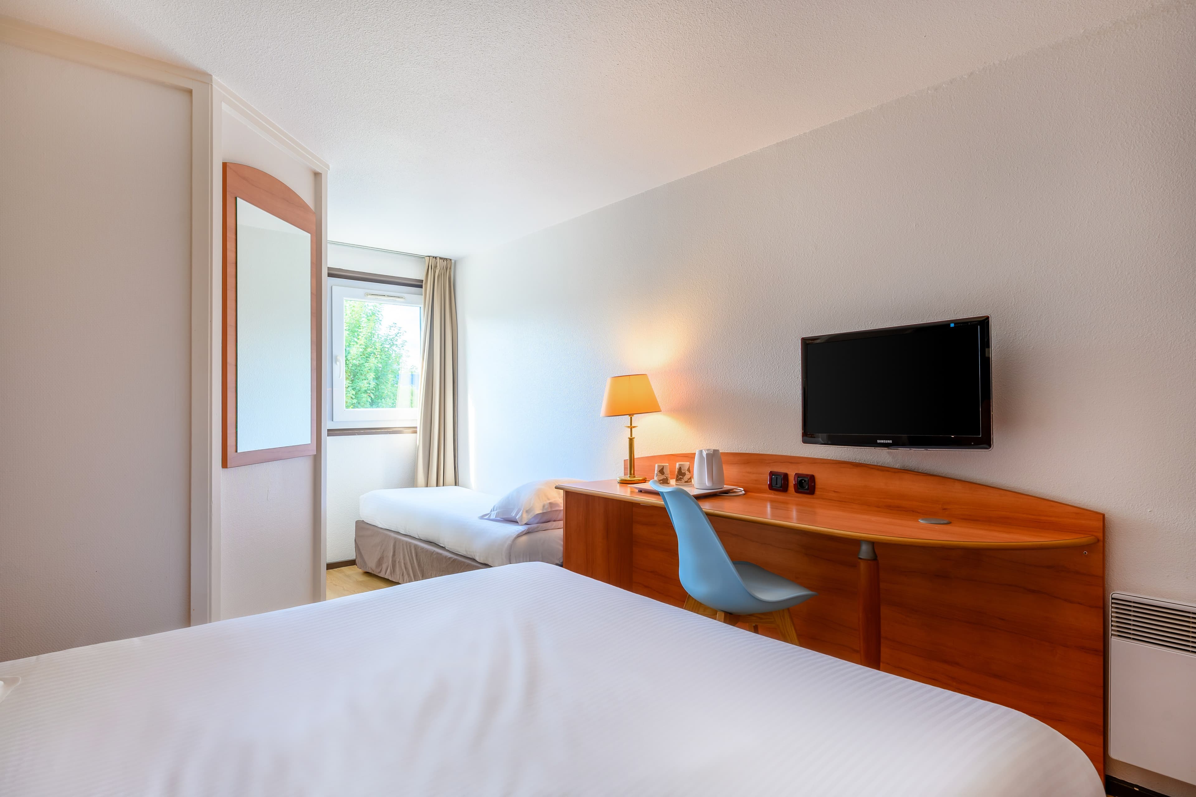 Comfort Hotel Evreux — 8