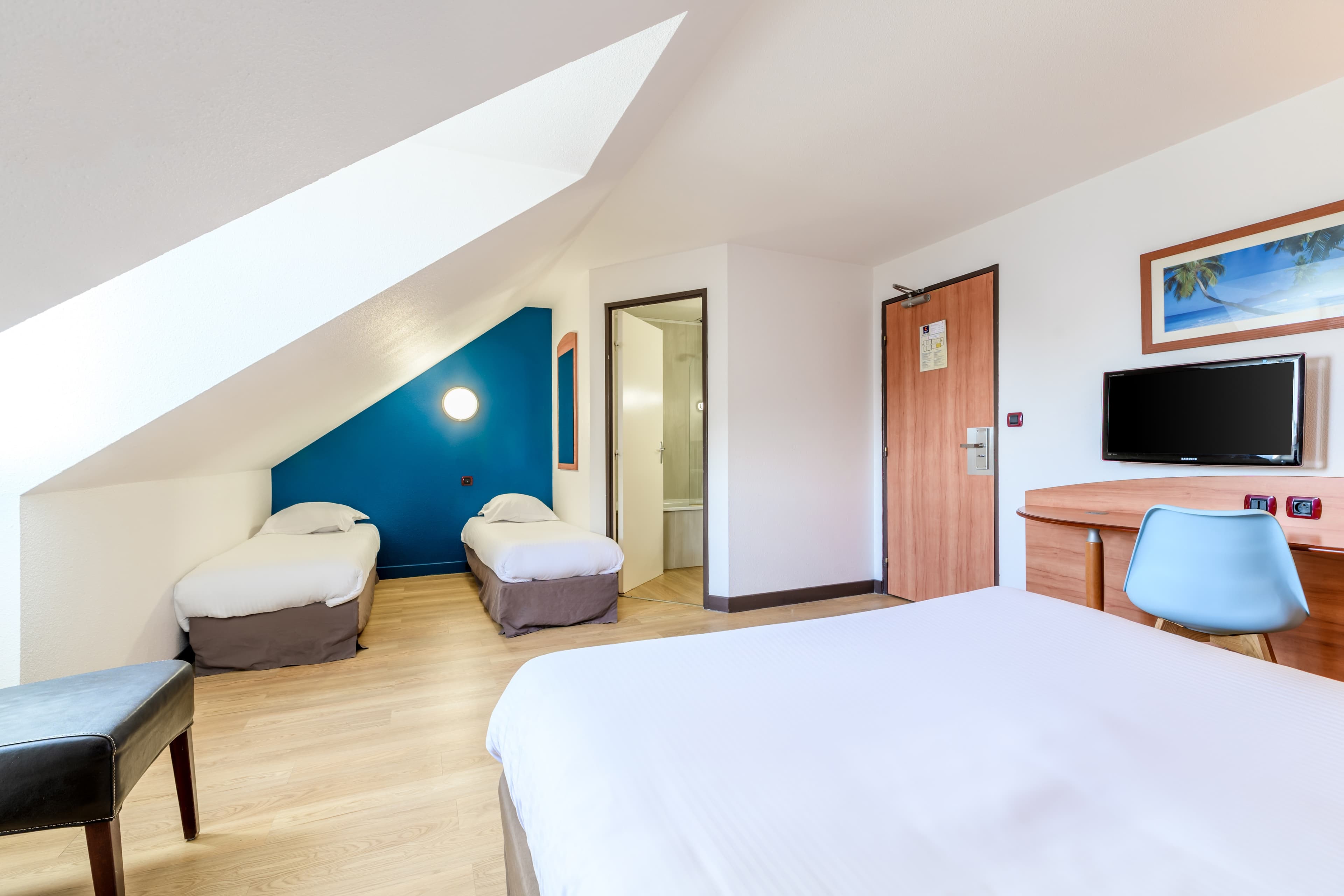 Comfort Hotel Evreux — 9