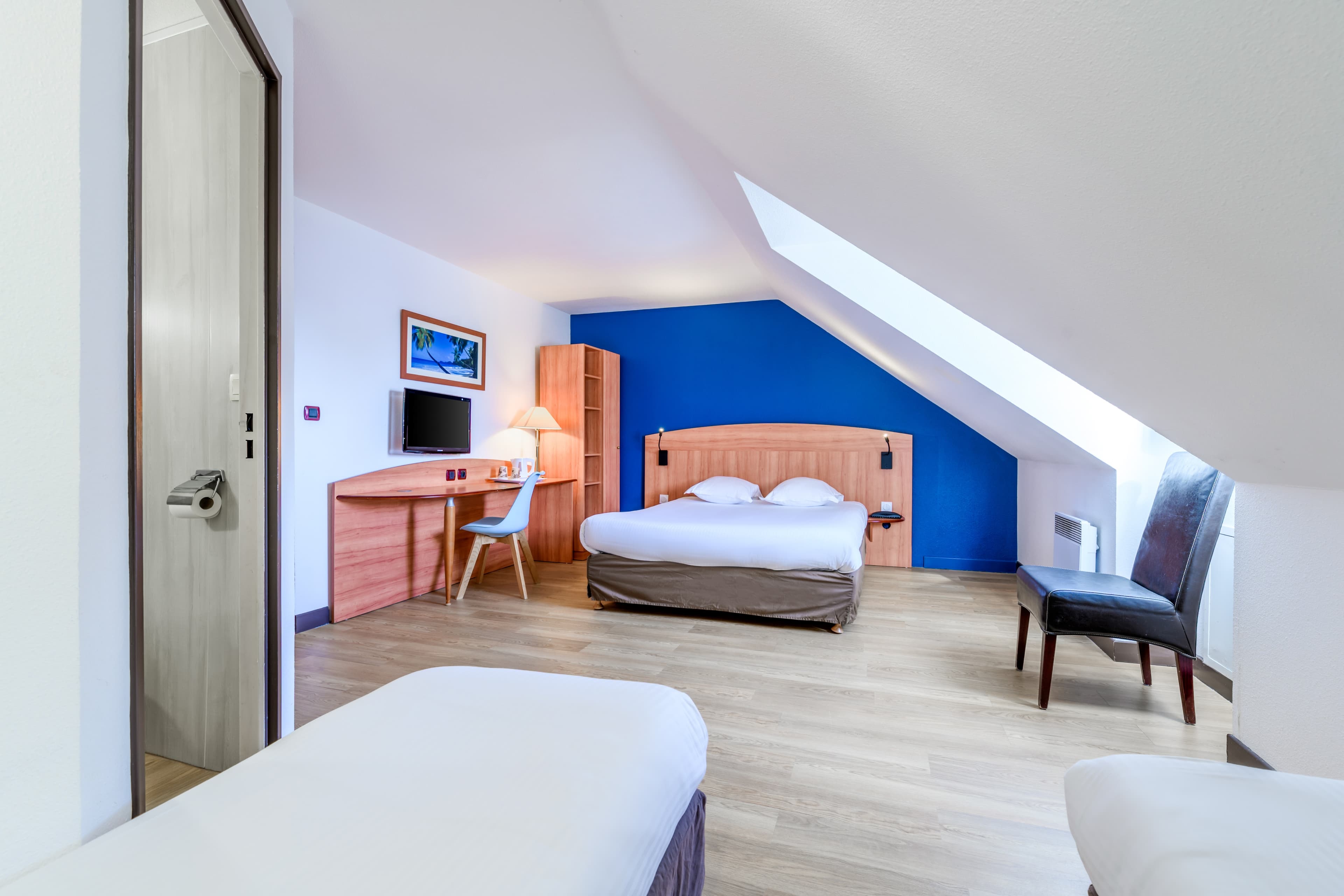 Comfort Hotel Evreux — 10