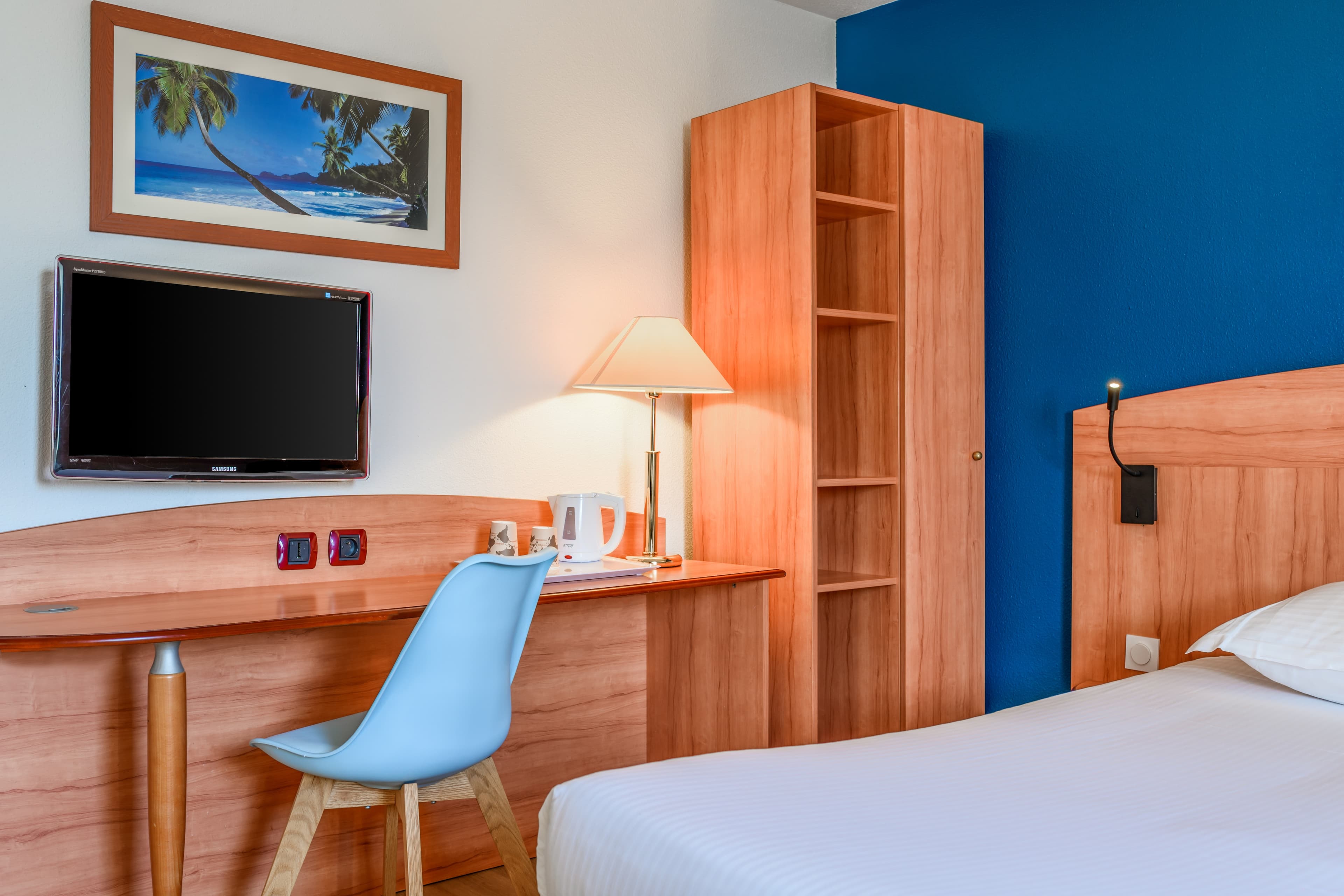 Comfort Hotel Evreux — 11