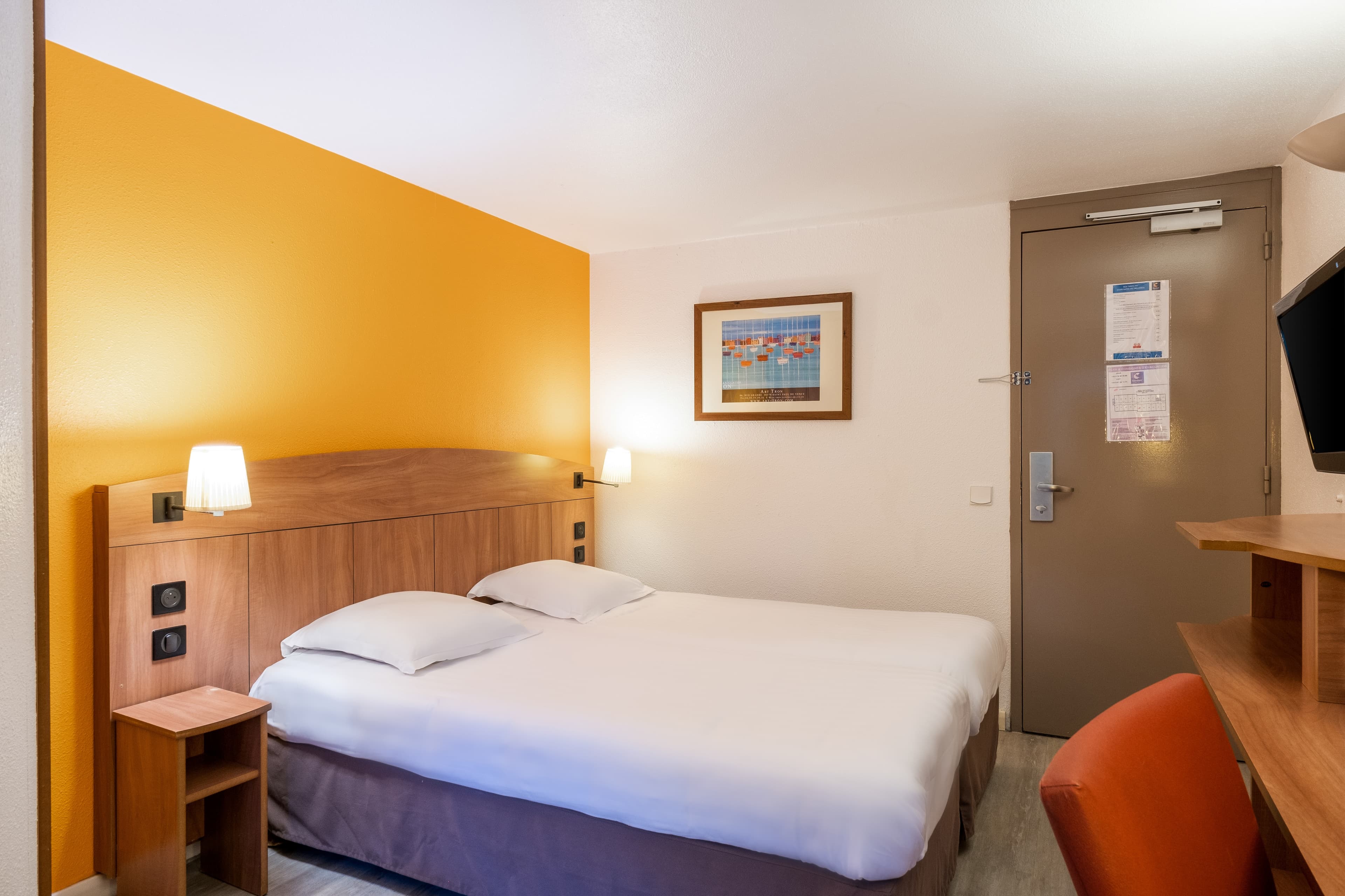 Comfort Hotel Grenoble Meylan - Image 1