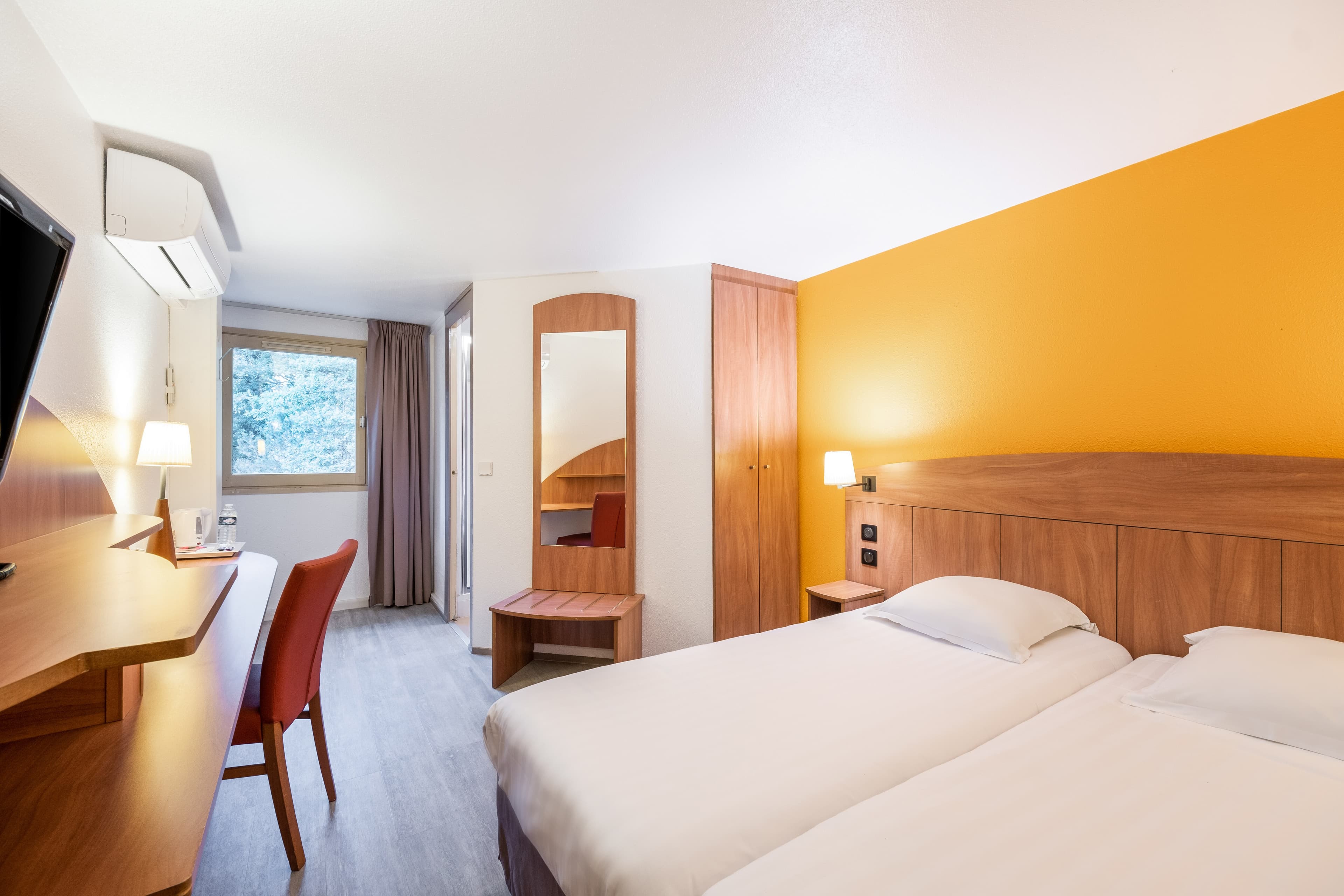 Comfort Hotel Grenoble Meylan — 8