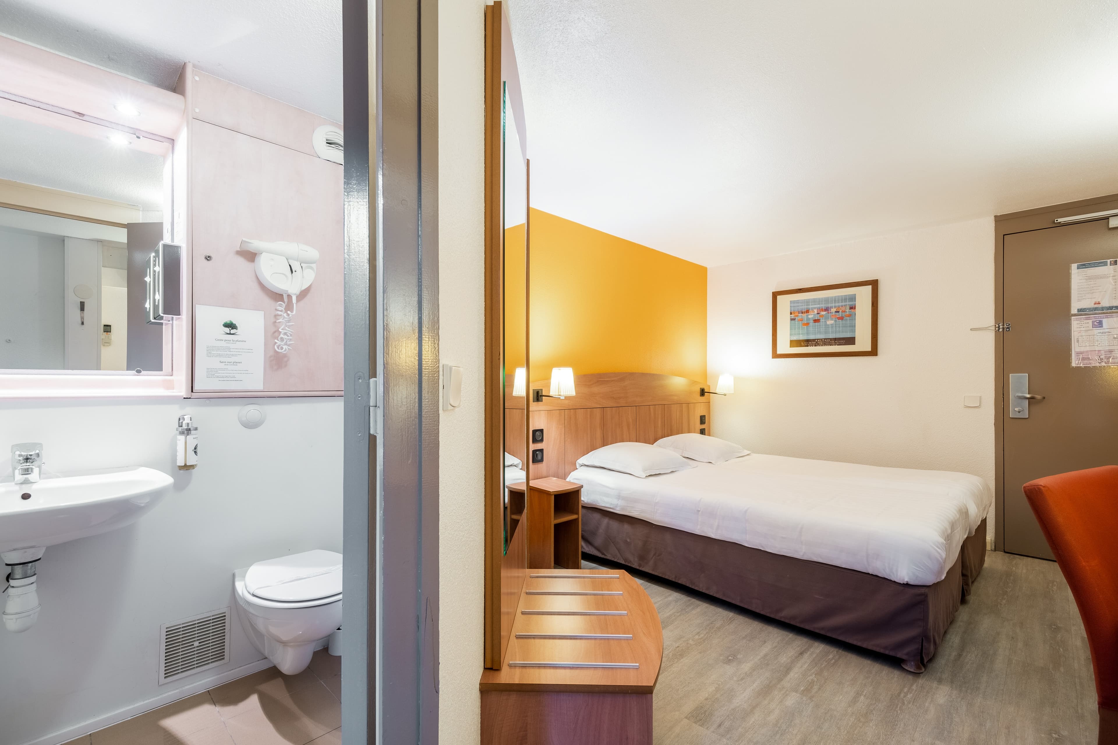 Comfort Hotel Grenoble Meylan — 9