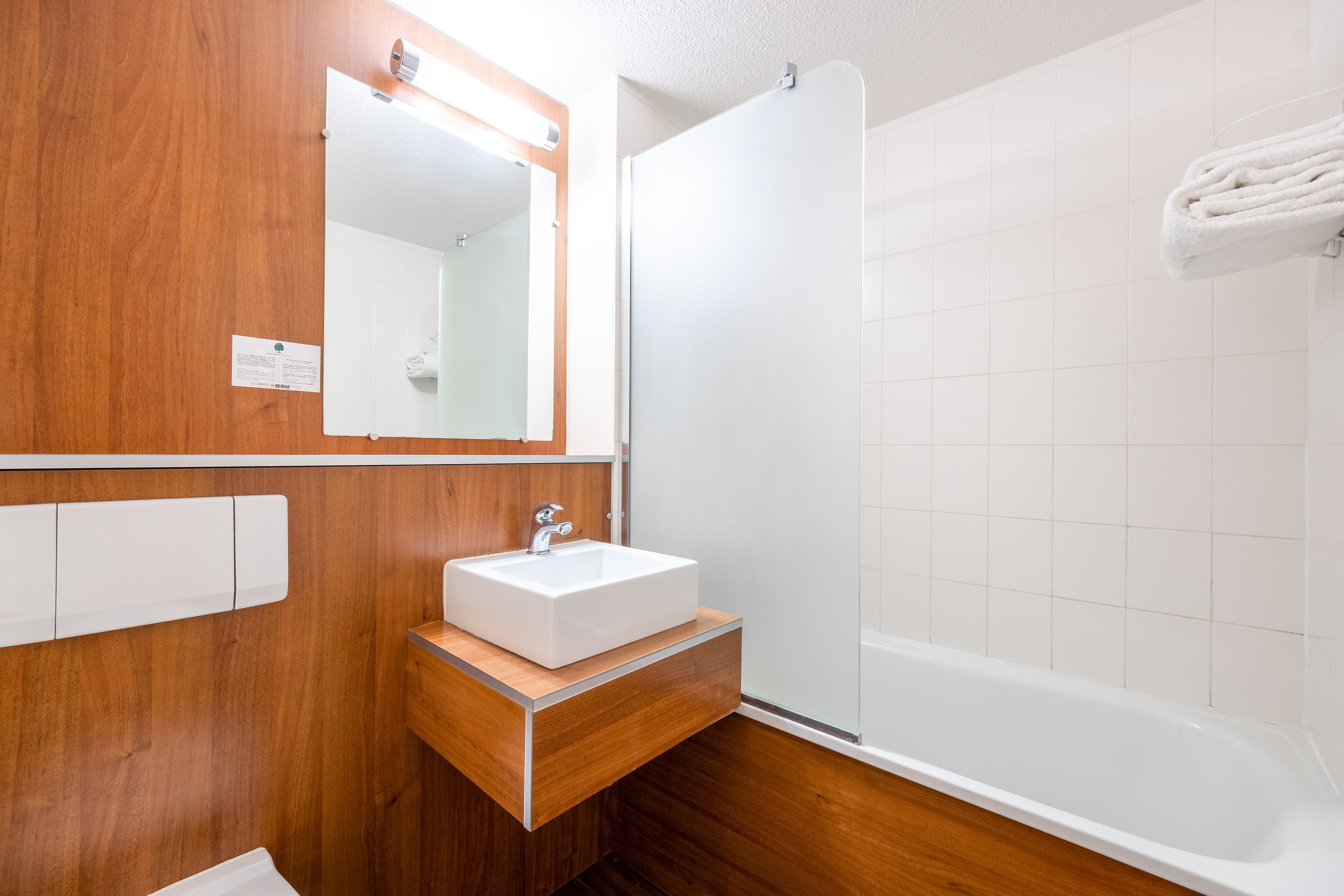 Comfort Hotel Aeroport Lyon St Exupery - Image 5