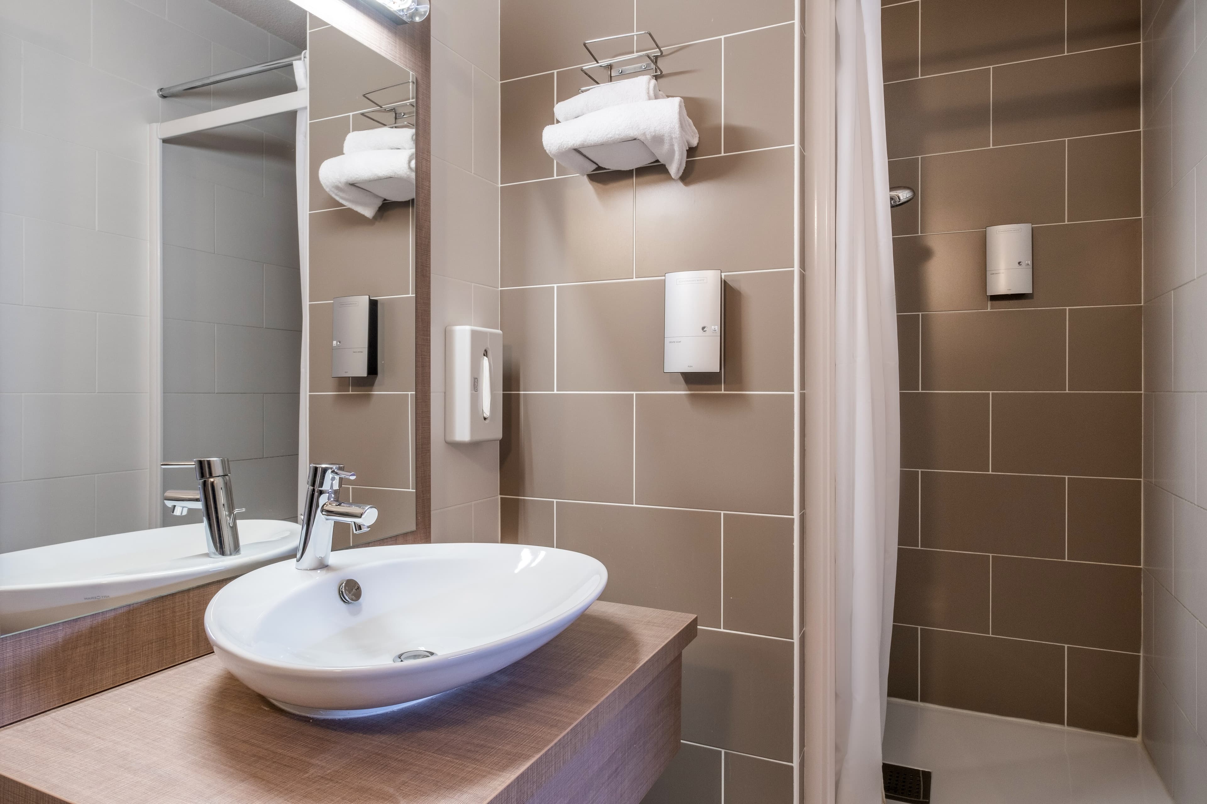 Comfort Hotel Linas - Montlhery — 10