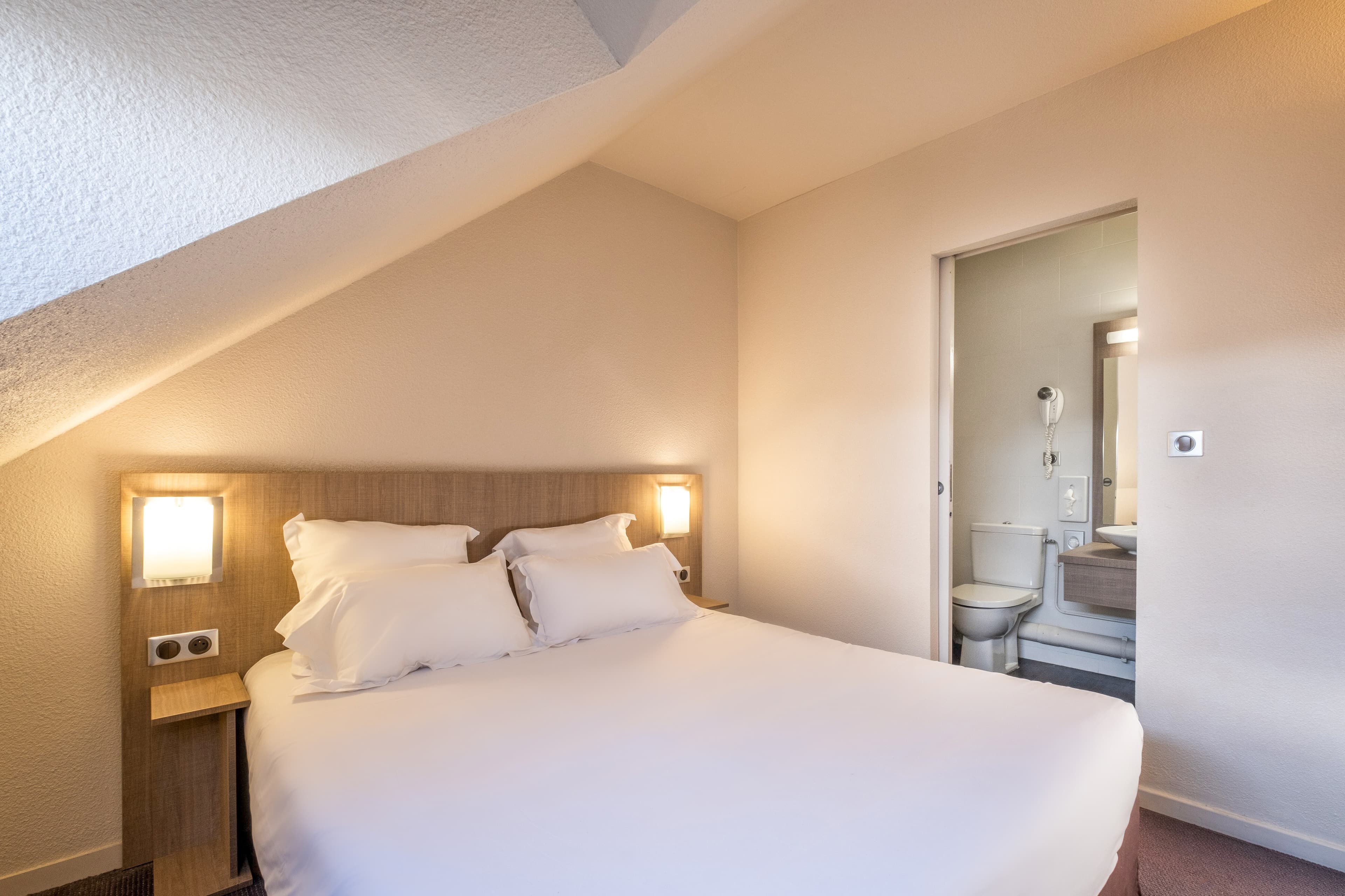 Comfort Hotel Linas - Montlhery — 11
