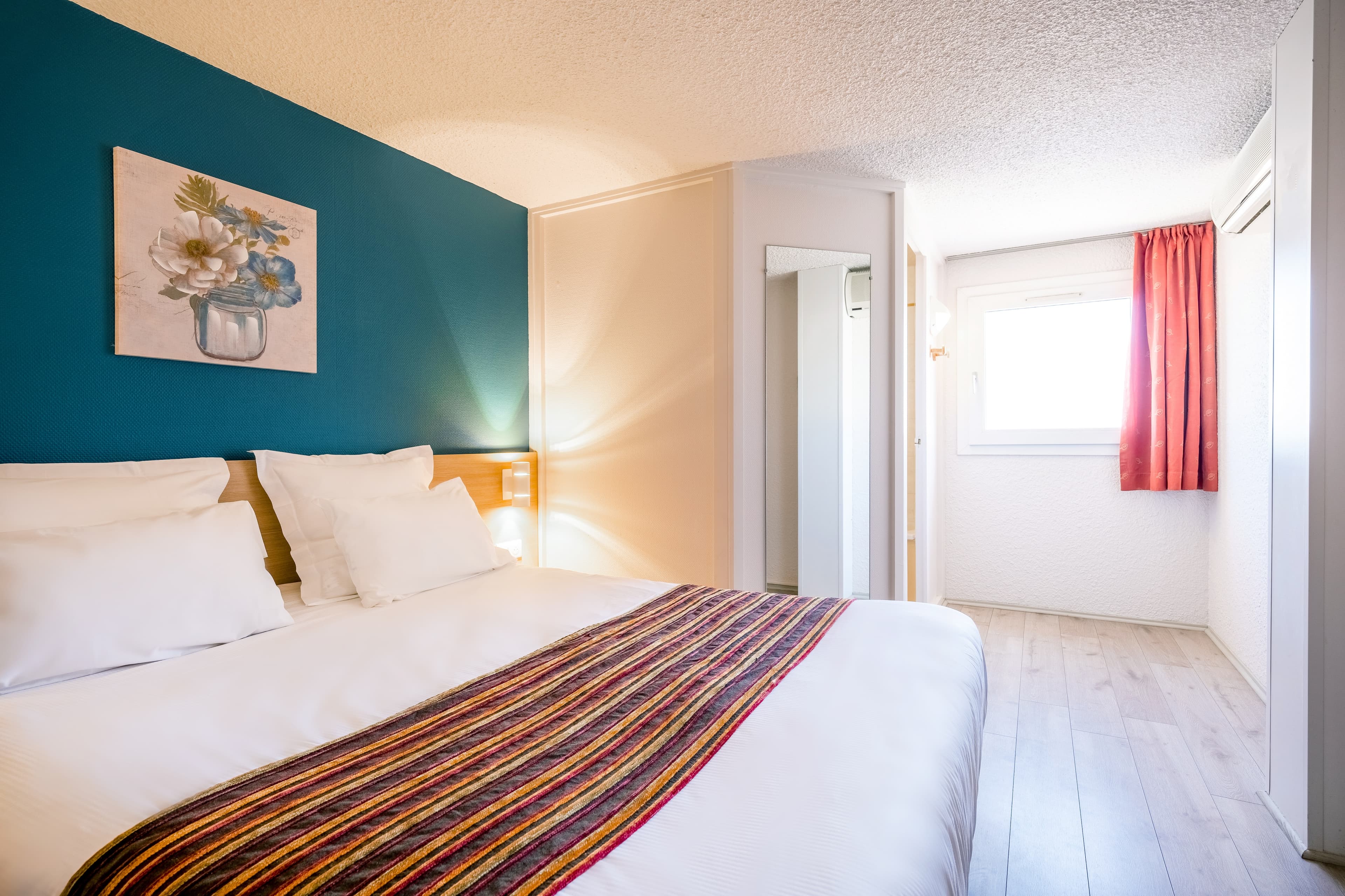 Comfort Hotel Montlucon - Image 1