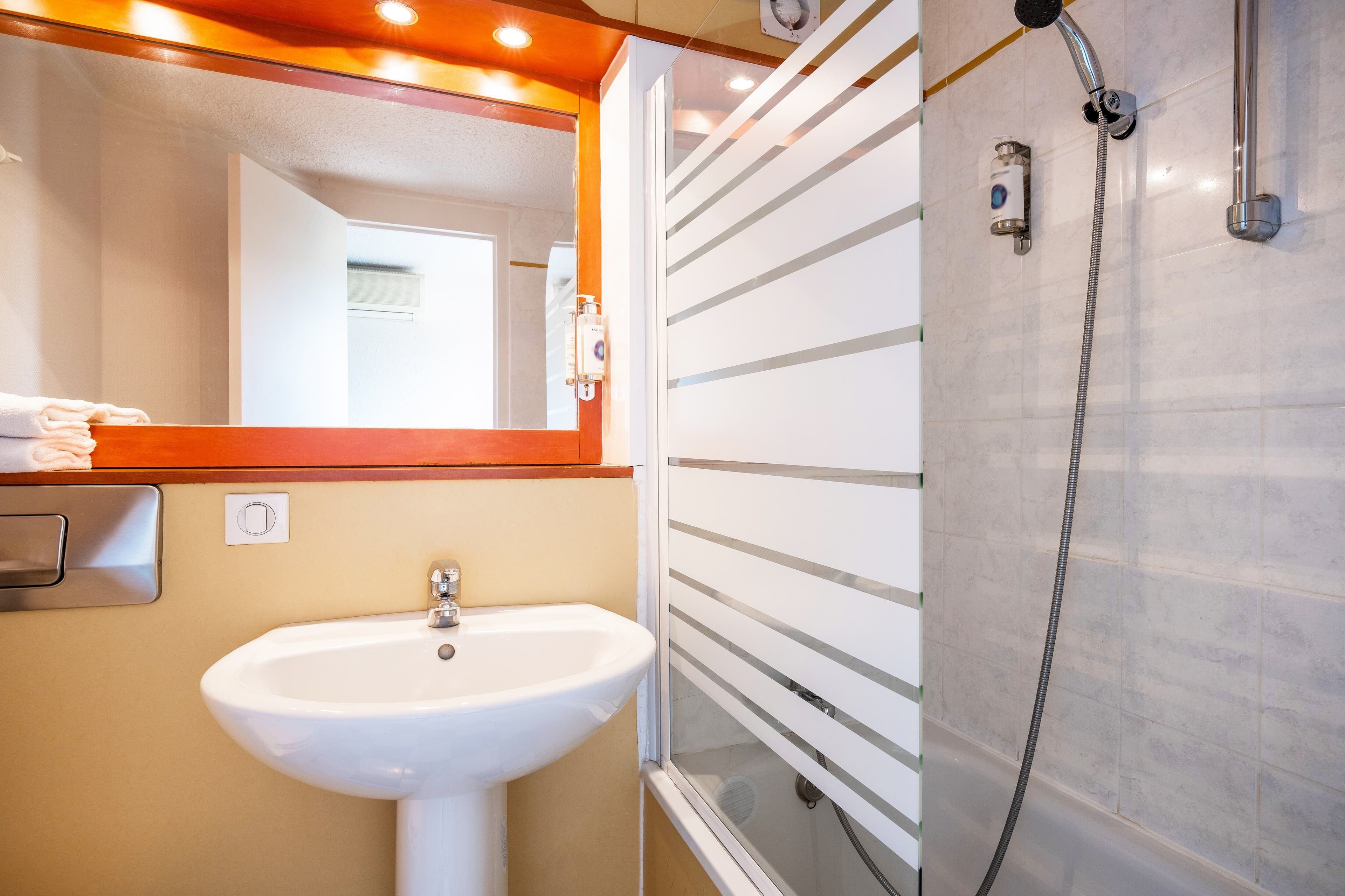 Comfort Hotel Montlucon — 17
